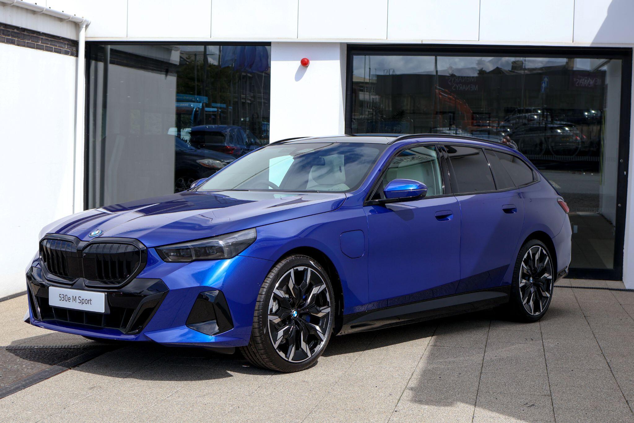 BMW 5 Series view 2