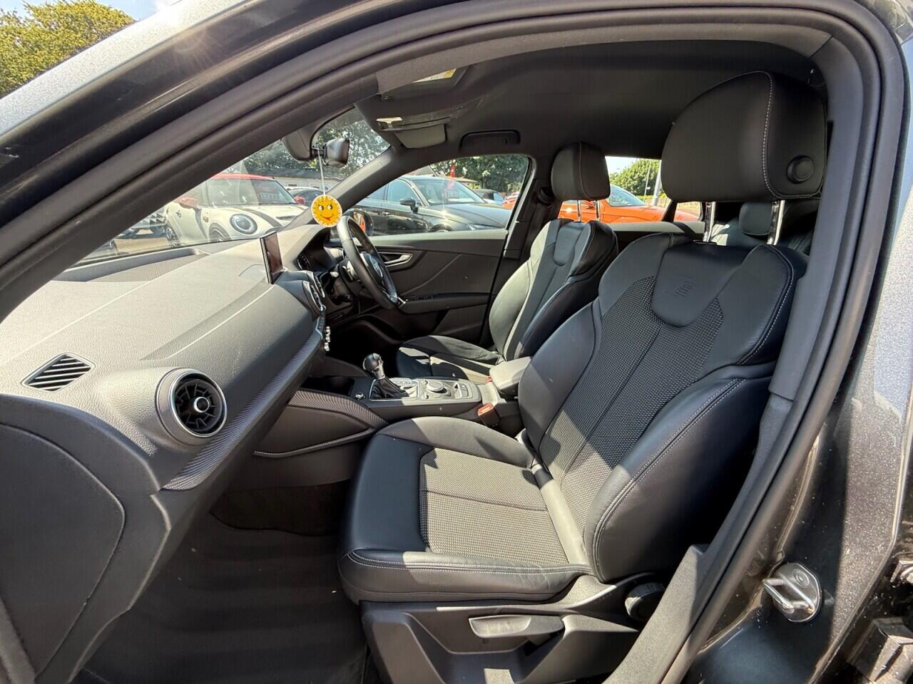 Audi Q2 view 26