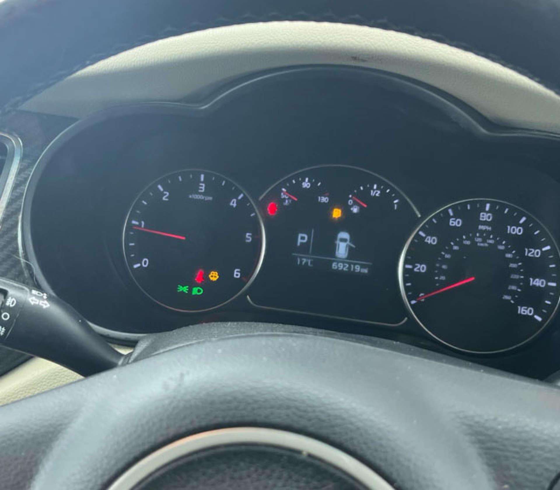 Kia Carens view 7