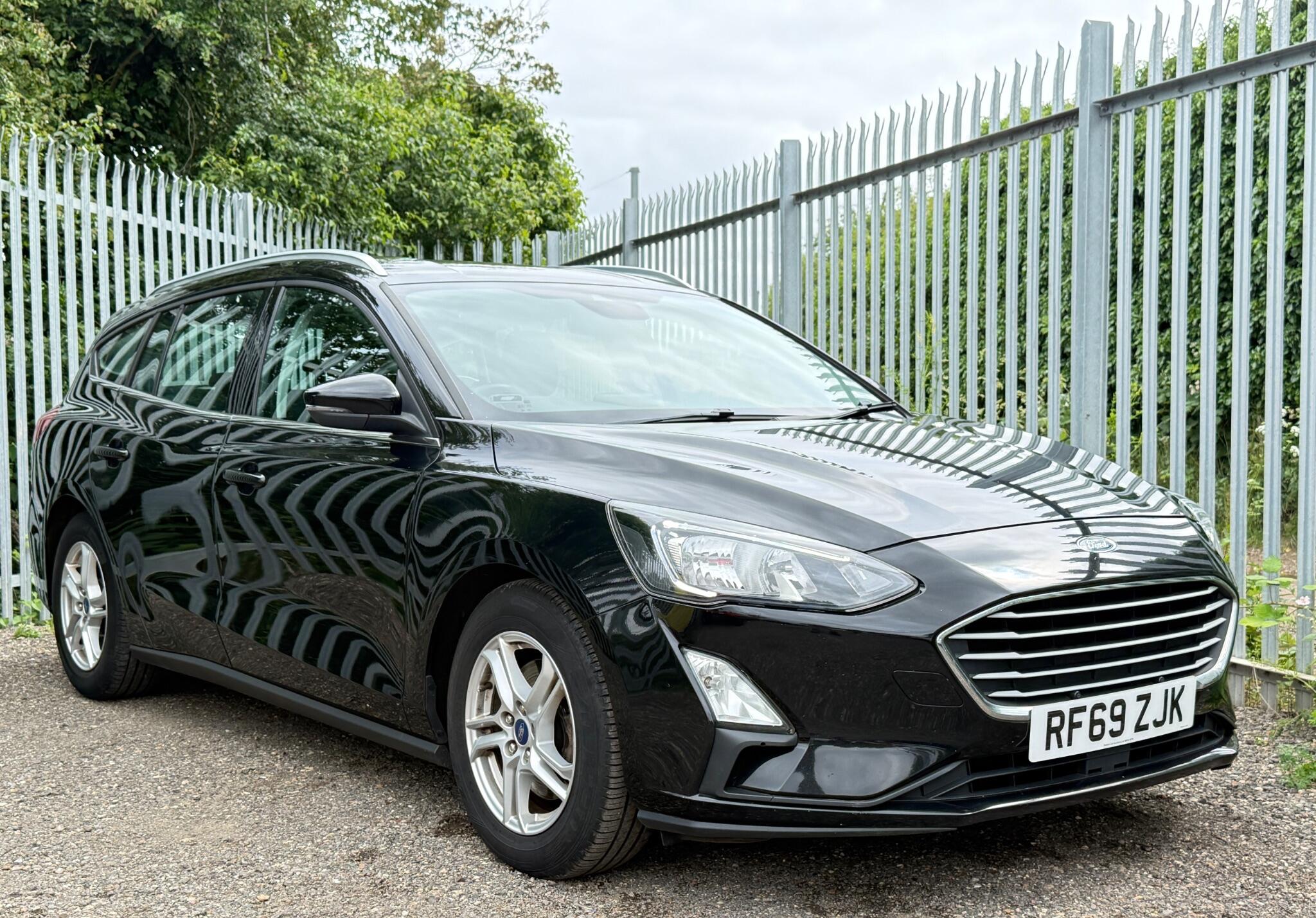 2019 Ford Focus image 1