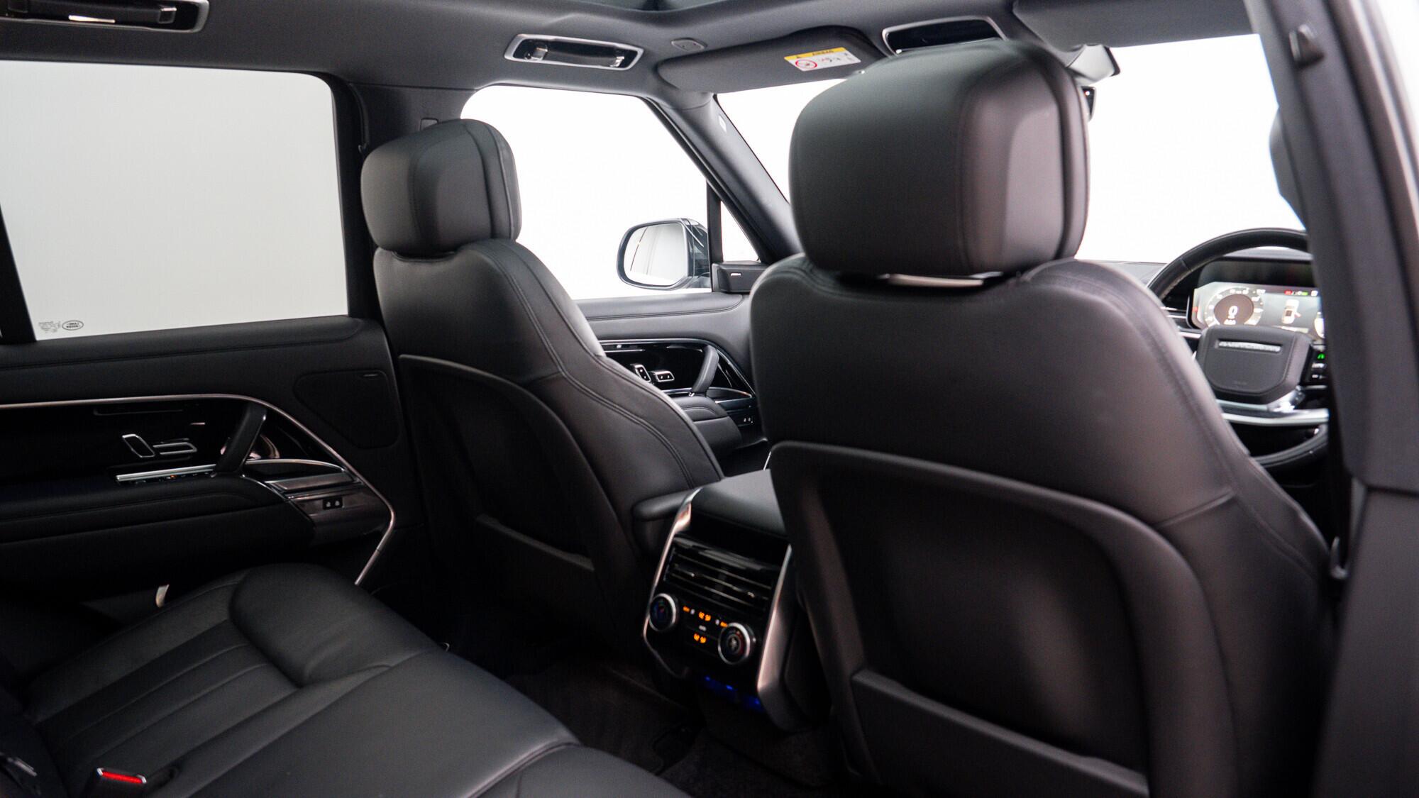 Land Rover Range Rover view 18