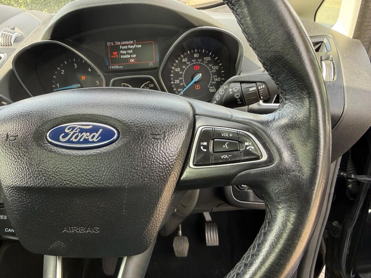 Ford C-Max view 17