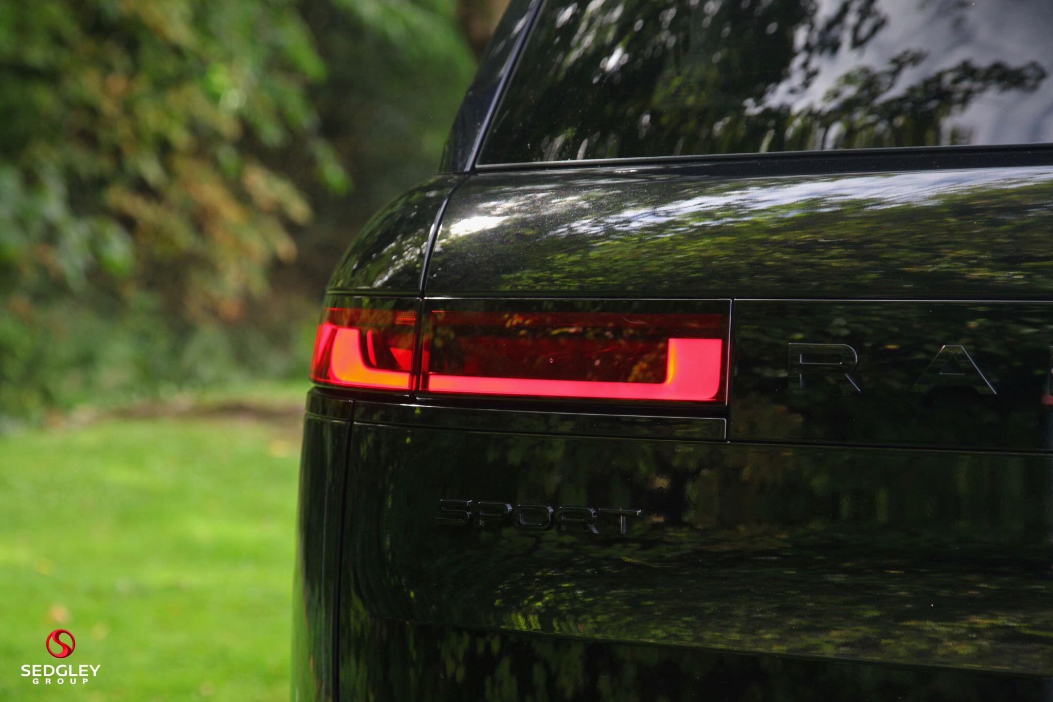 Land Rover Range Rover Sport view 13