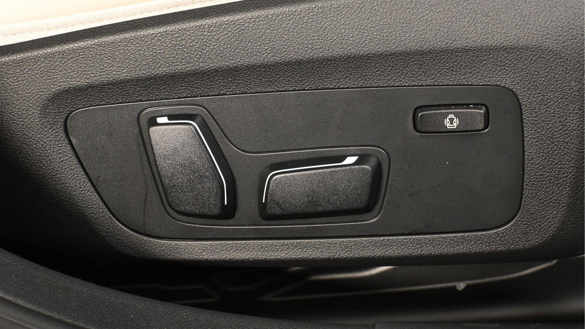 BMW i4 view 26