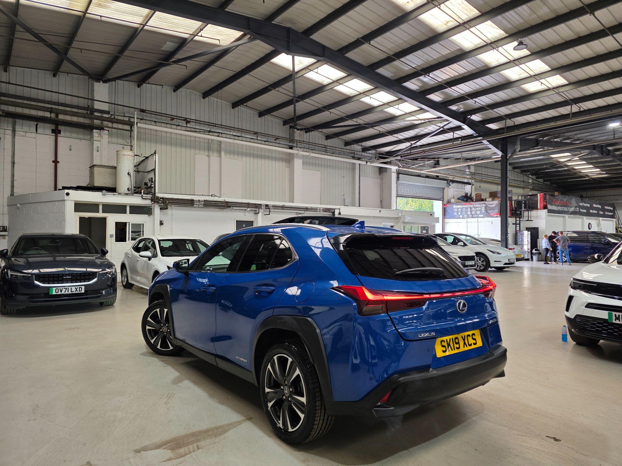 Lexus Ux view 27