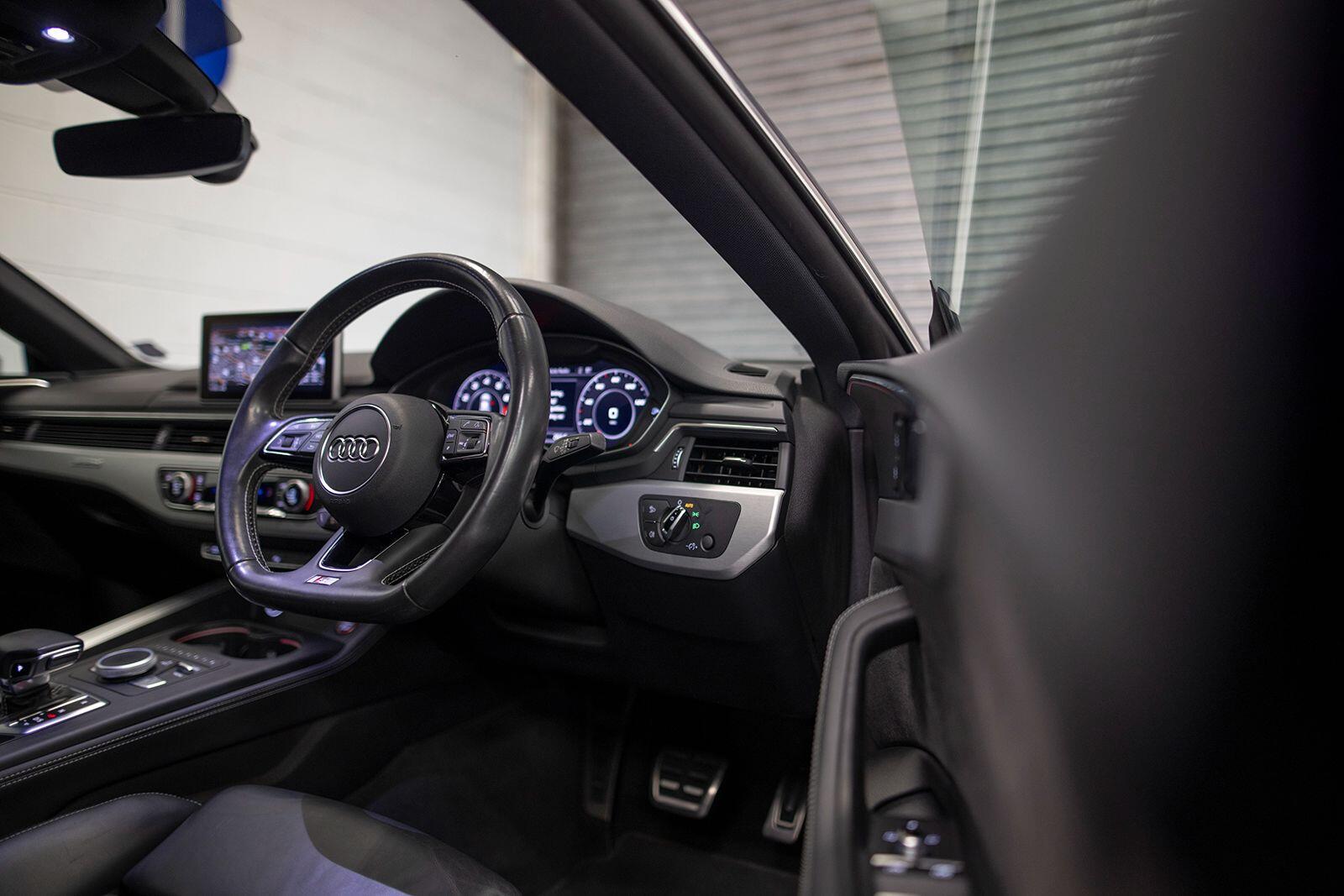 Audi S5 view 22