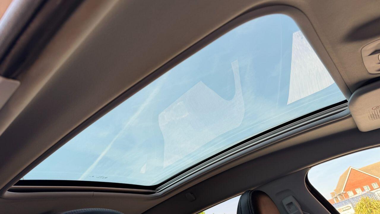 Peugeot 2008 view 17