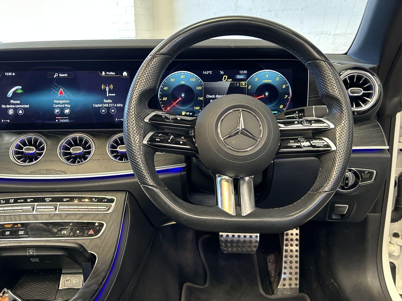 Mercedes-Benz E Class view 34