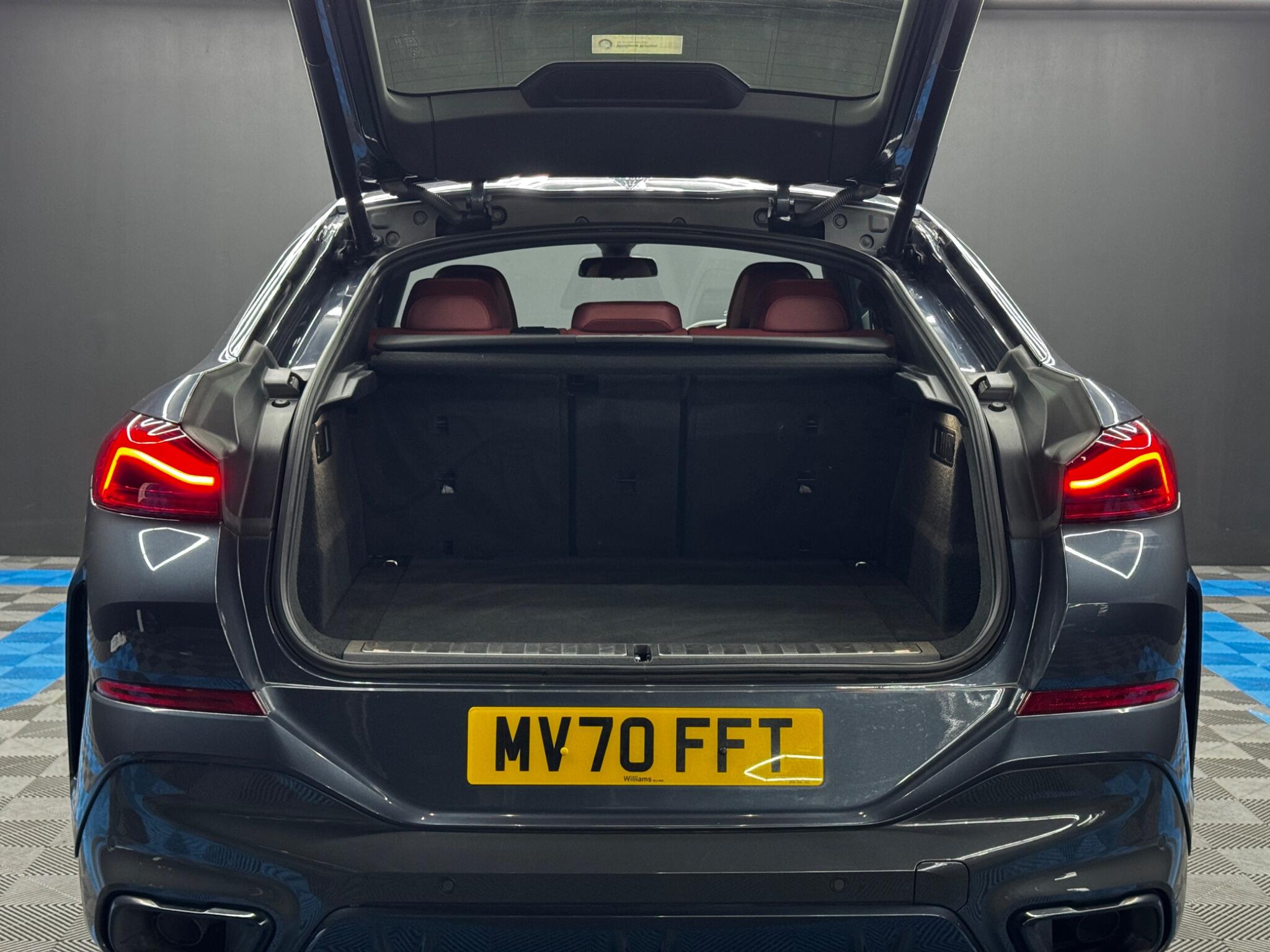 BMW X6 view 40