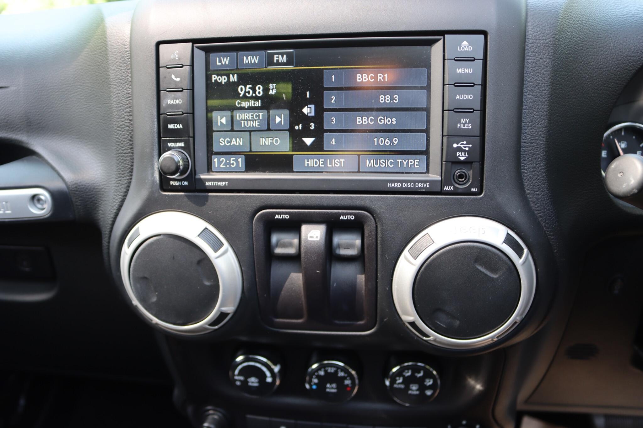 Jeep Wrangler view 33
