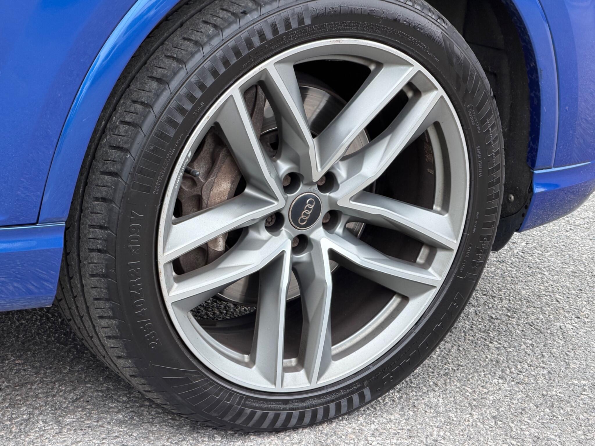 Audi Q7 view 54