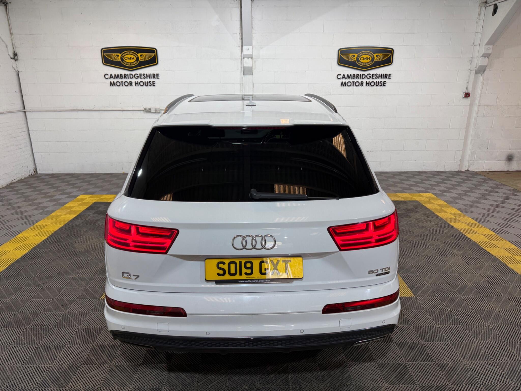 Audi Q7 view 77