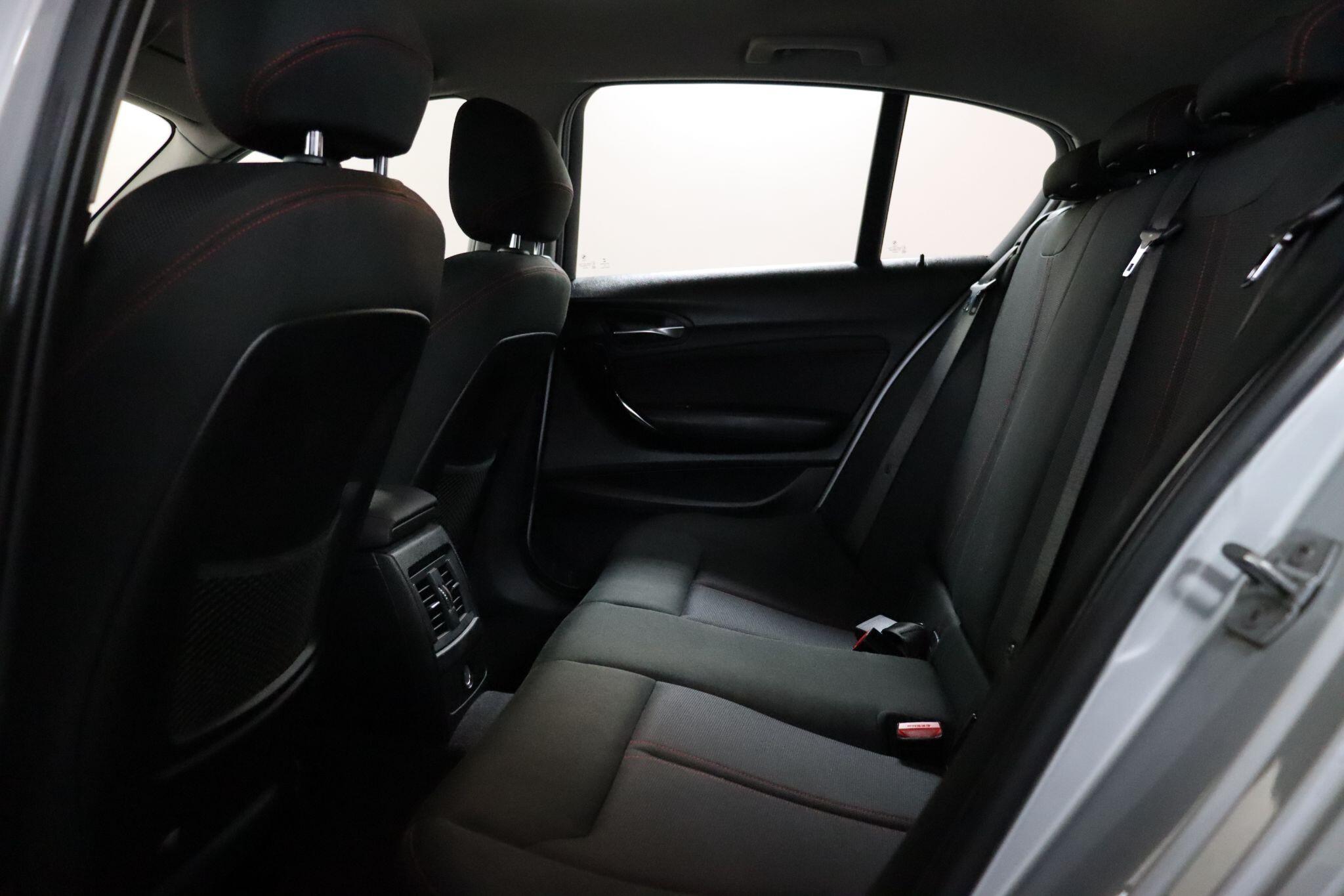 BMW 1 Series view 41