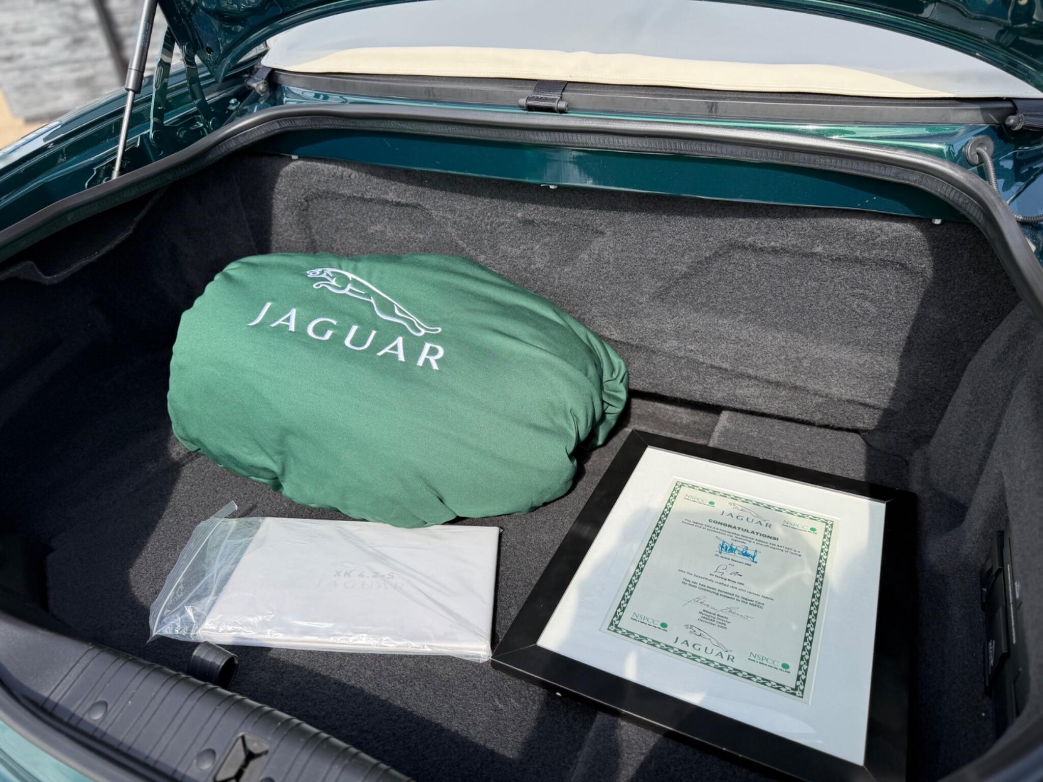Jaguar XK8 view 43