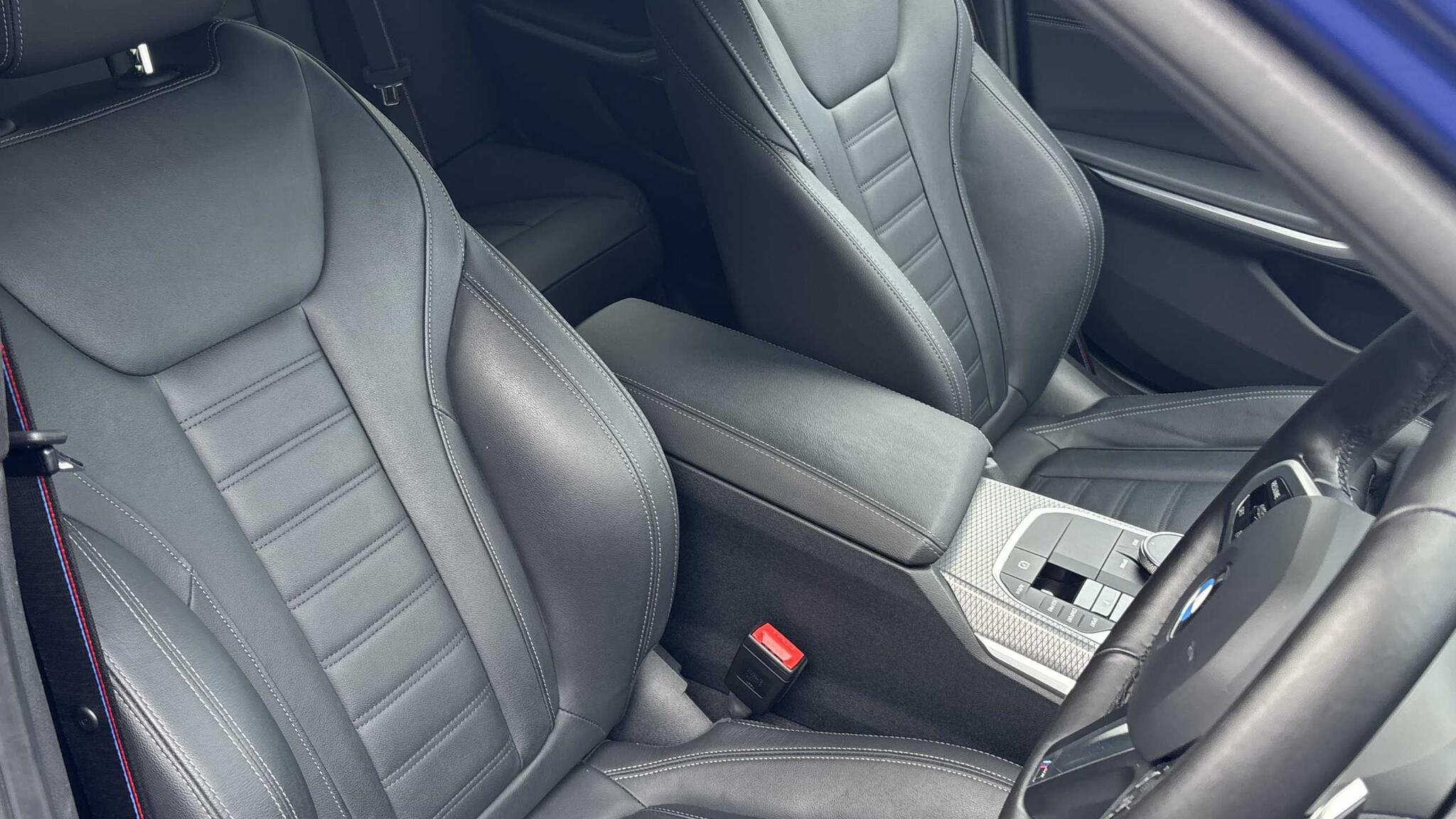 BMW 3 Series view 12