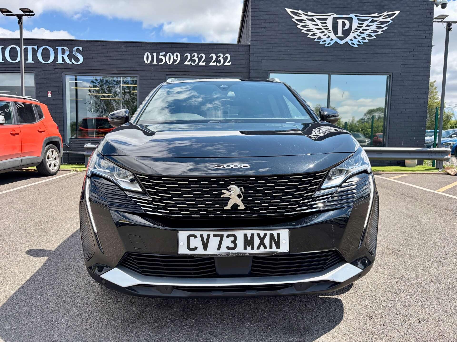 Peugeot 5008 view 3