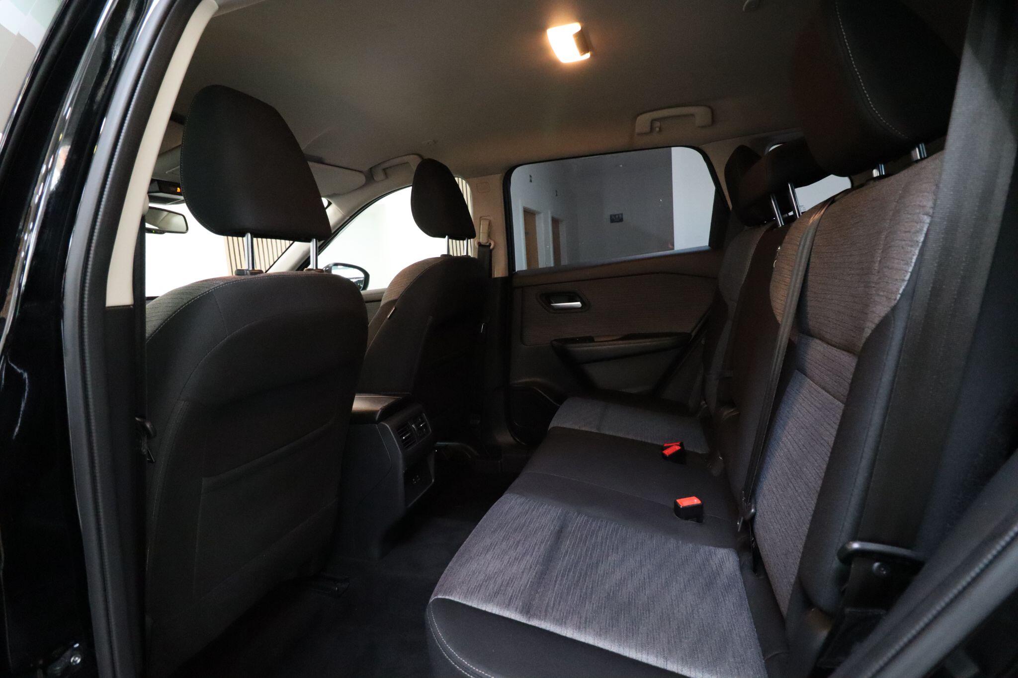 Nissan X-Trail view 12