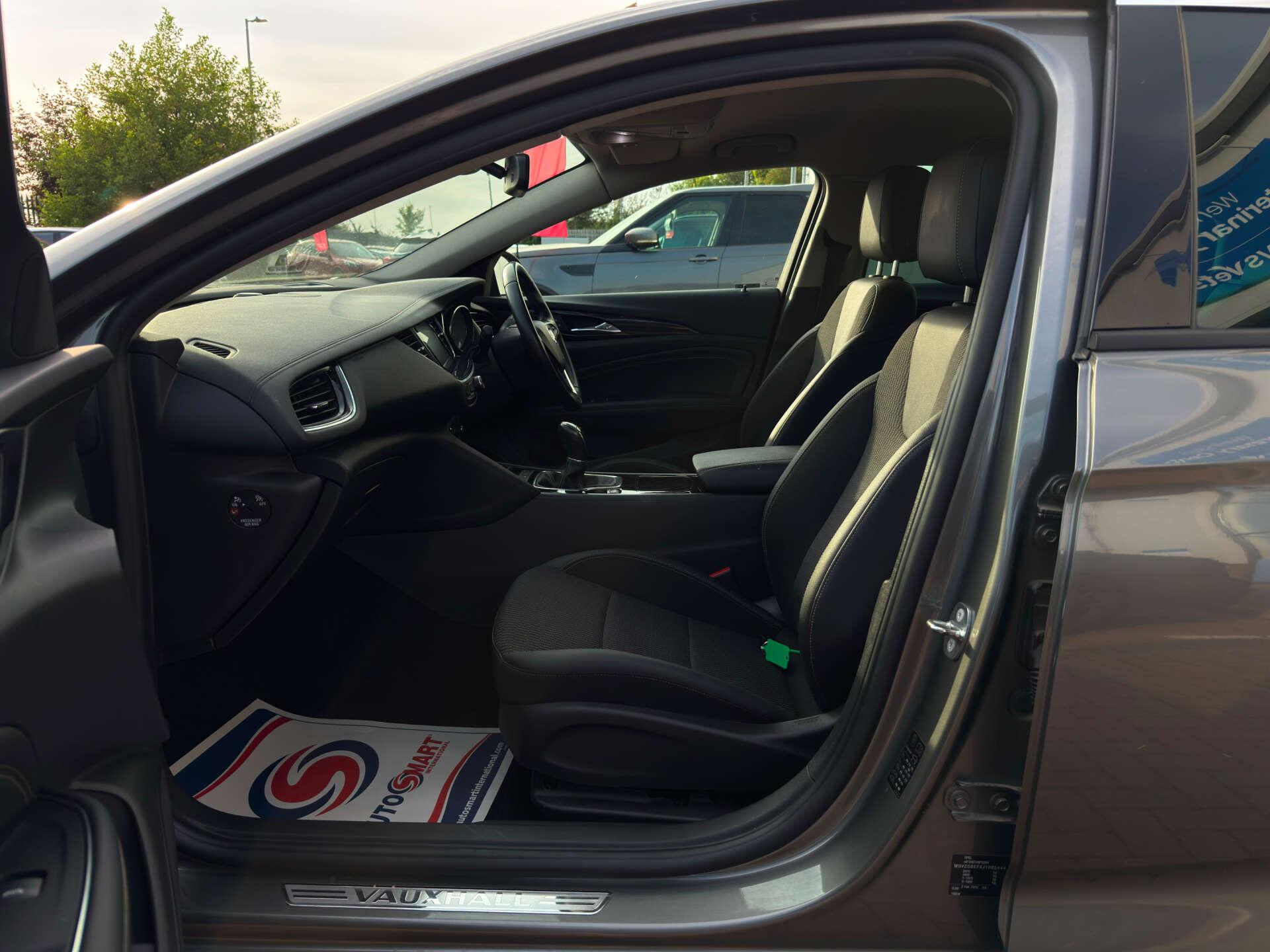 Vauxhall Insignia view 45