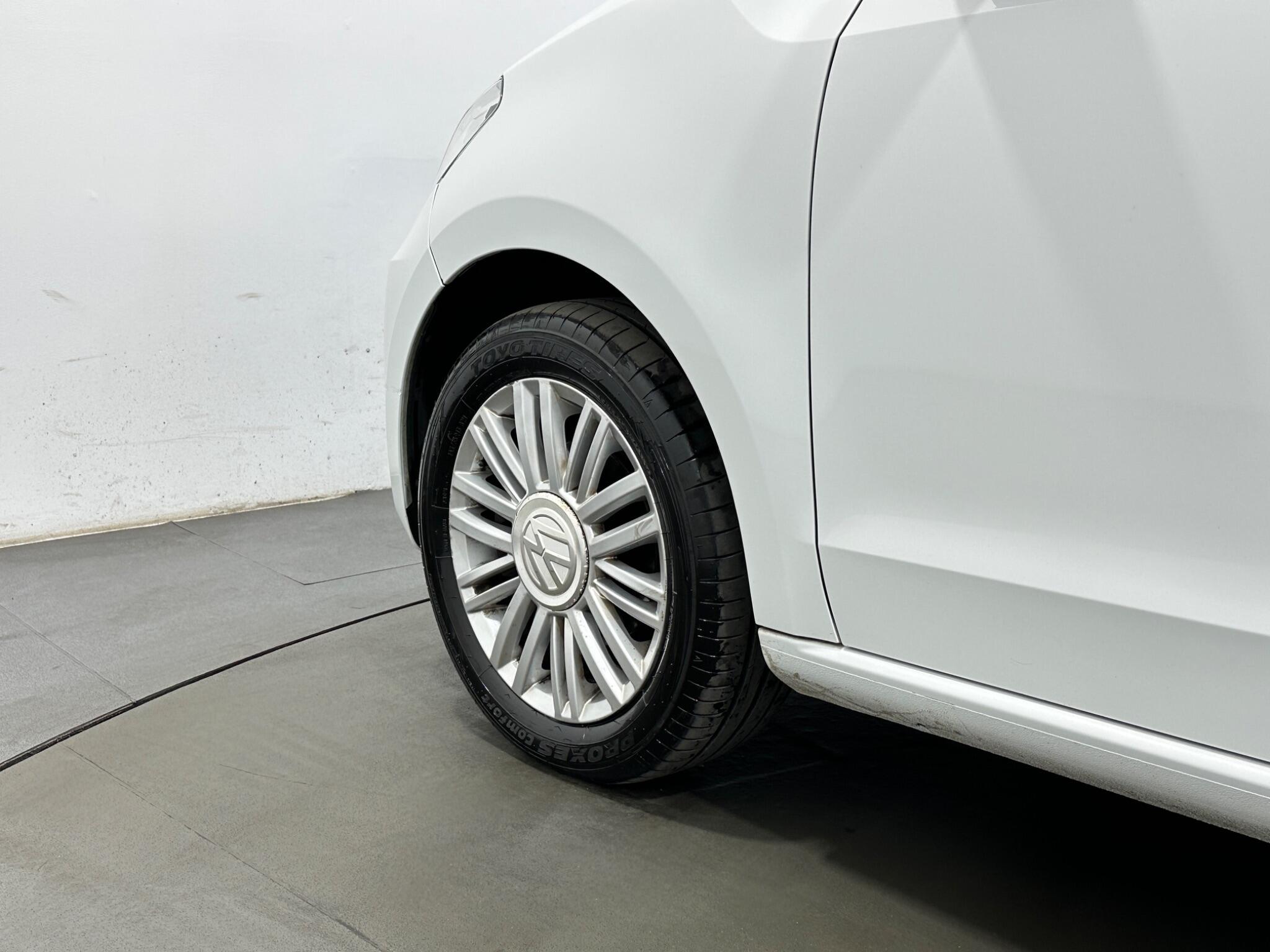 Volkswagen Up! view 44