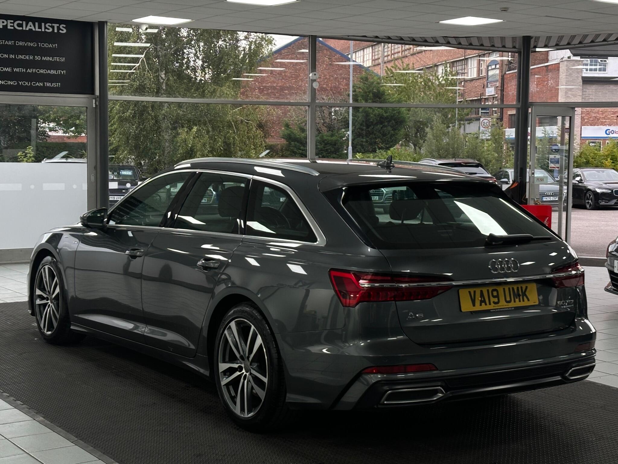 Audi A6 Avant view 9