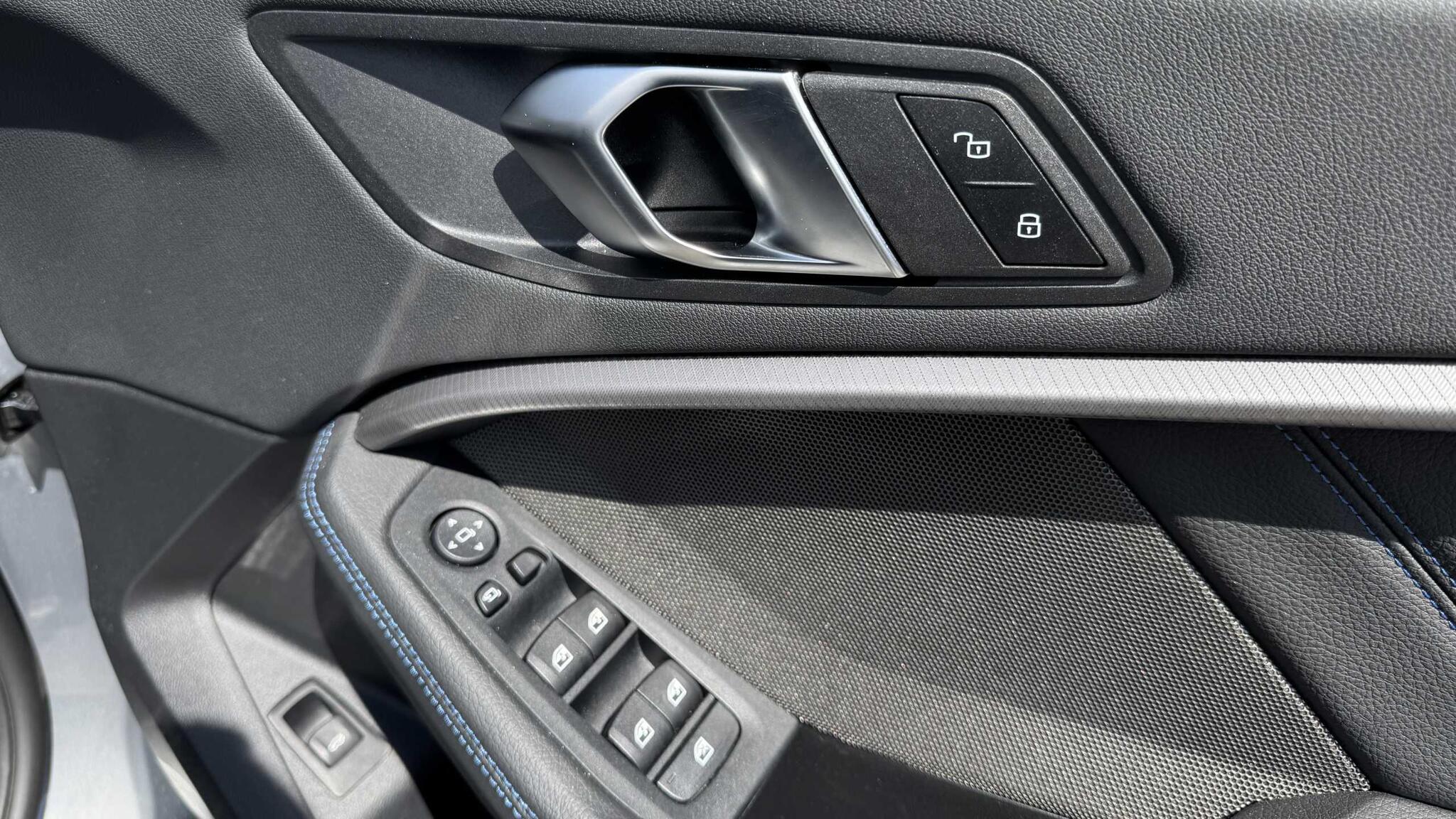 BMW 1 Series view 26