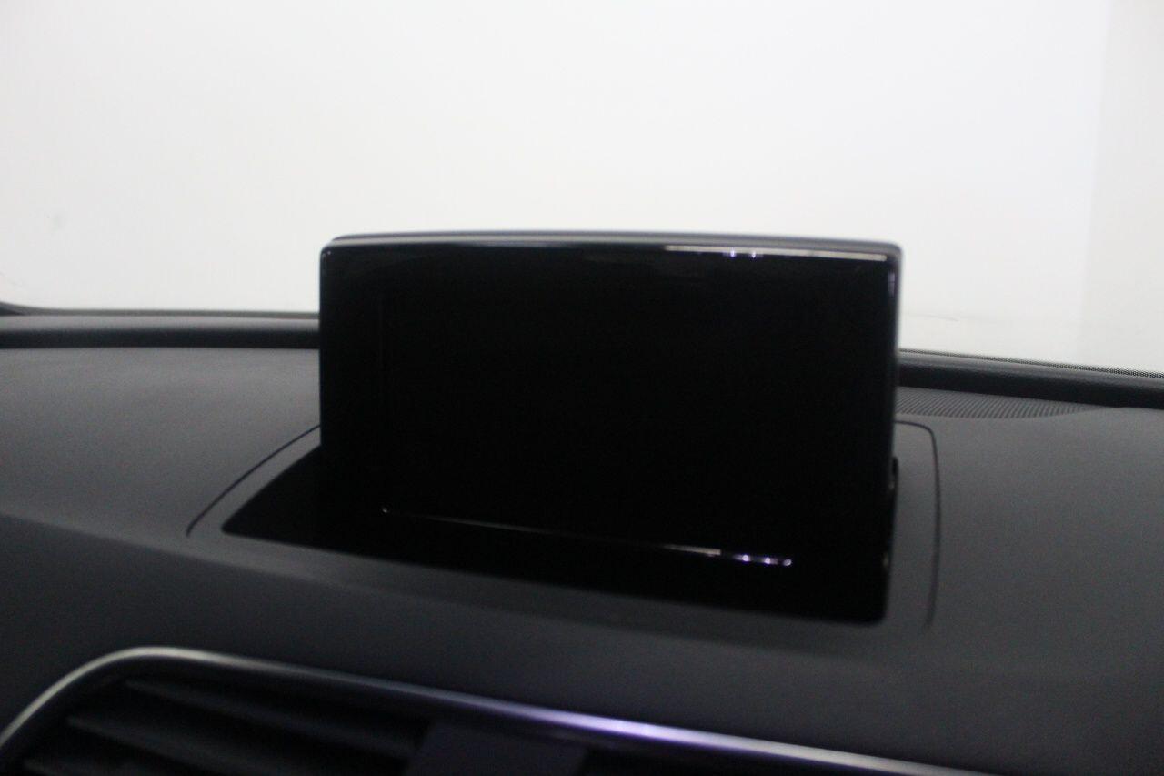 Audi Q3 view 41