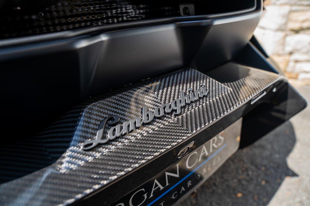 Lamborghini Revuelto view 45