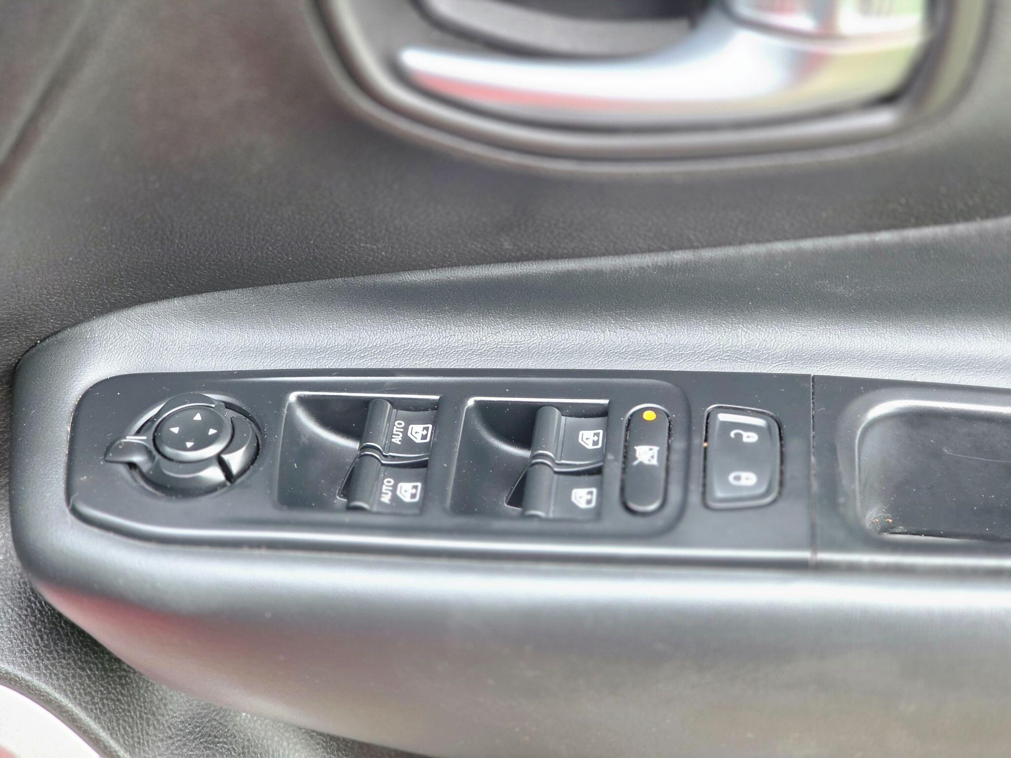 Jeep Renegade view 42
