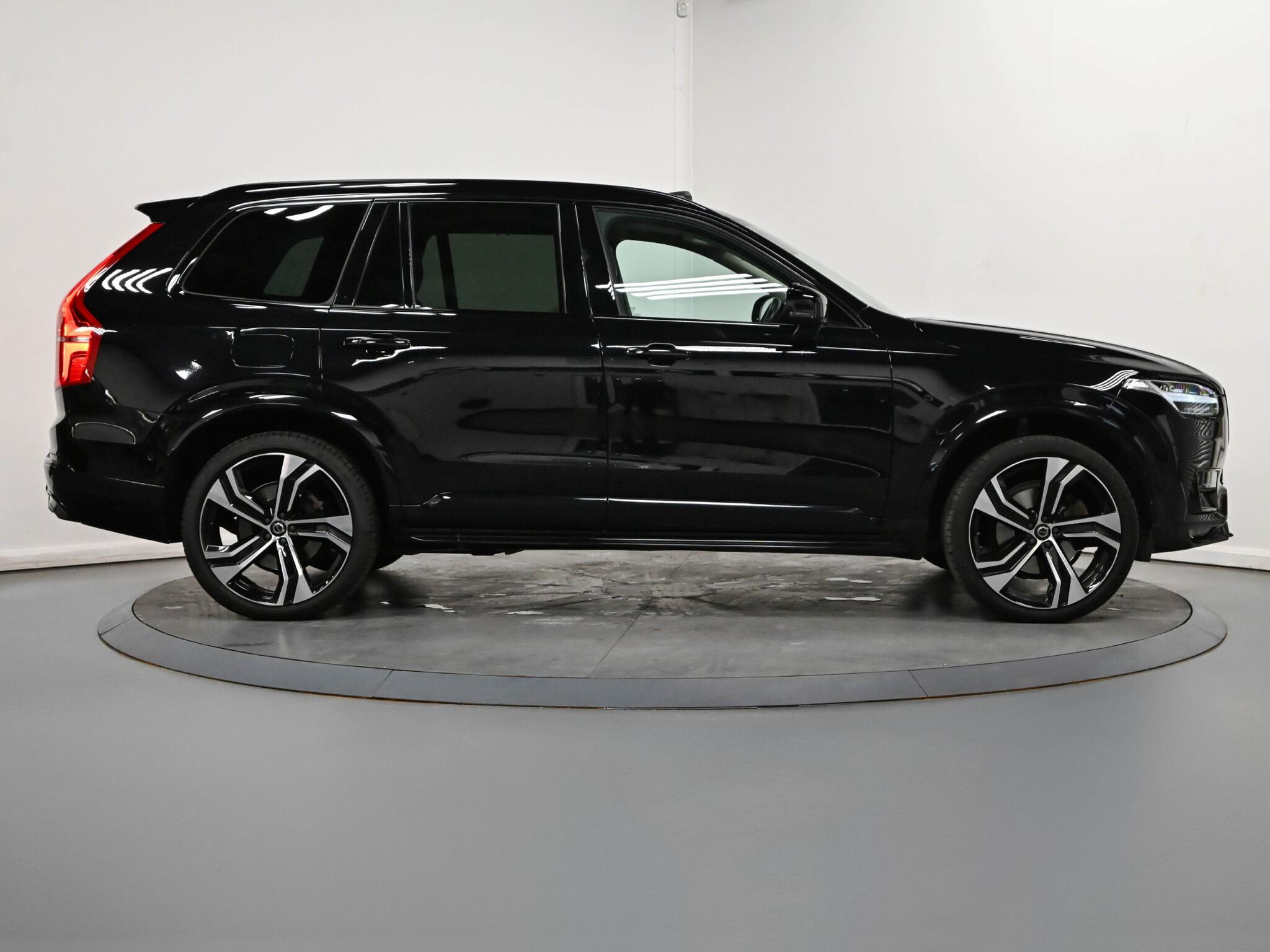 Volvo XC90 view 24