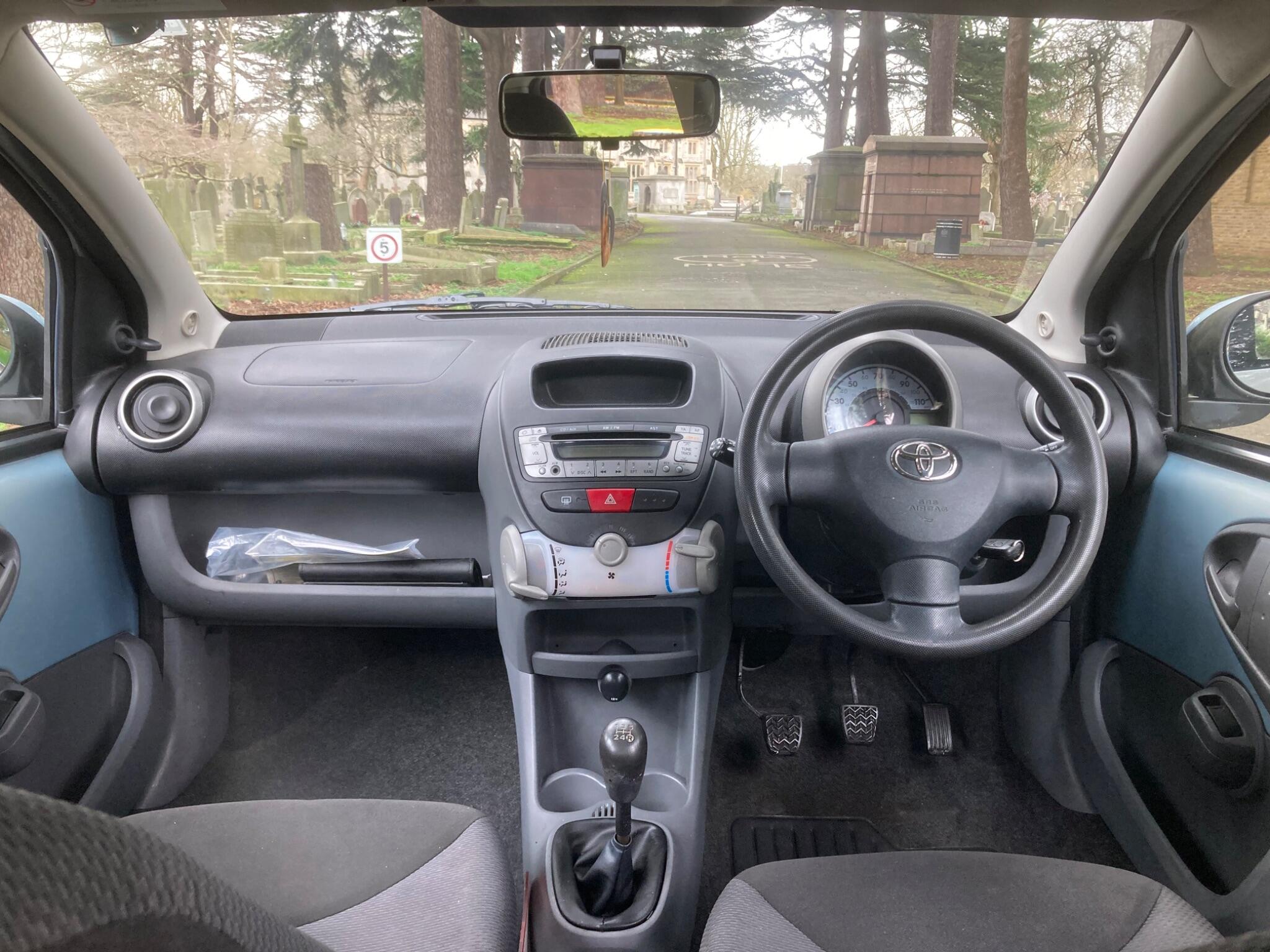 Toyota Aygo view 3