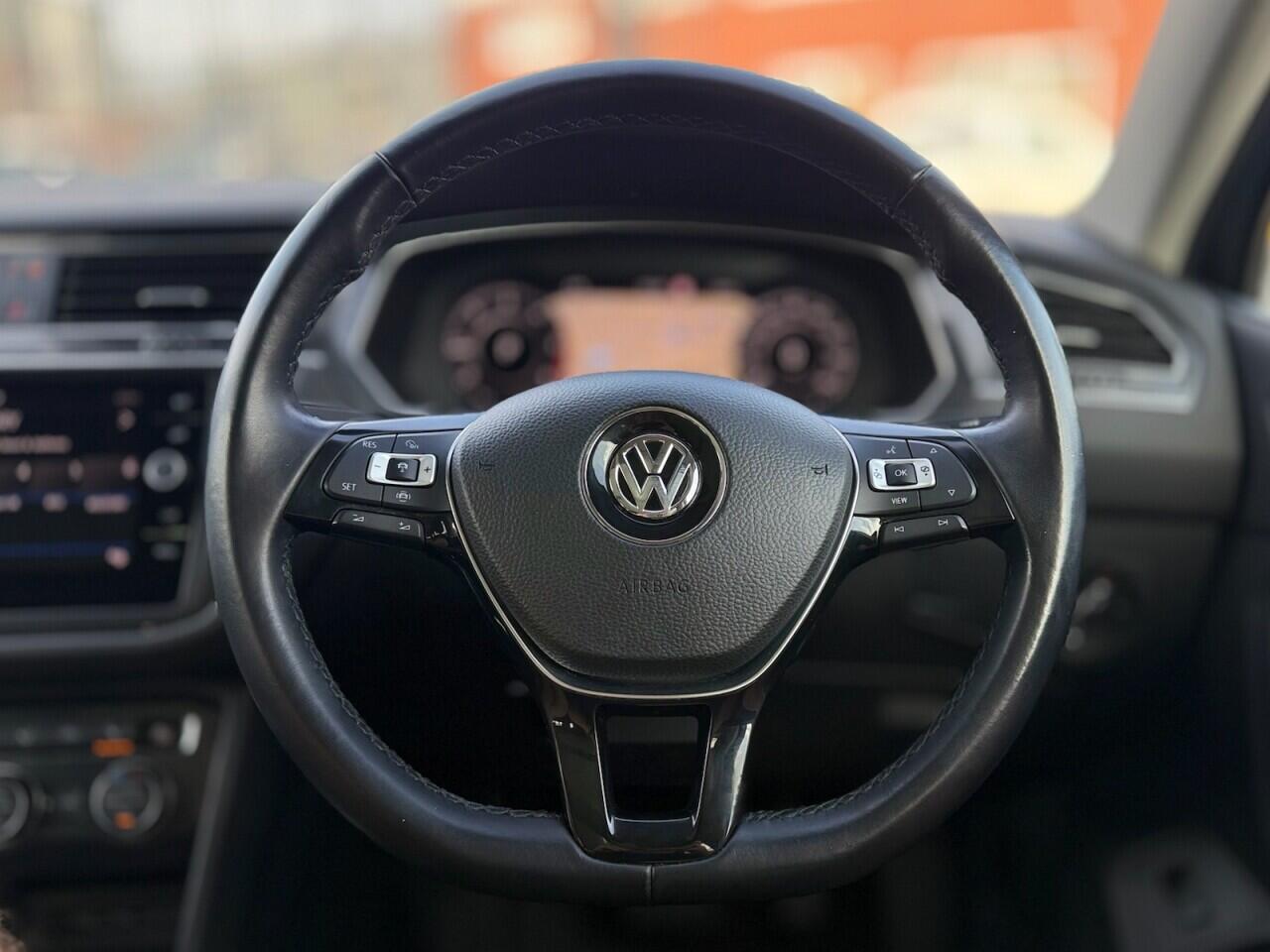 Volkswagen Tiguan Allspace view 17