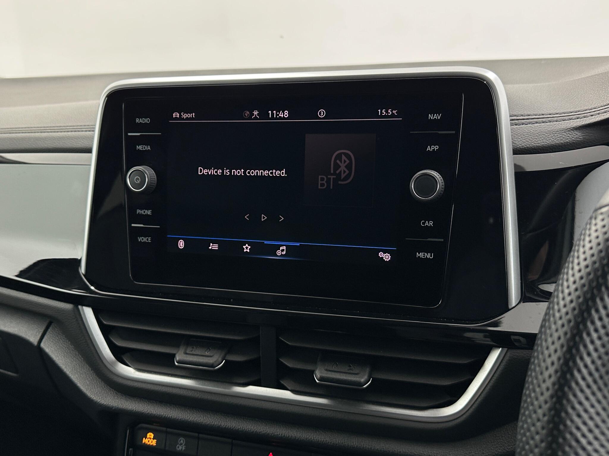 Volkswagen T-Roc view 25
