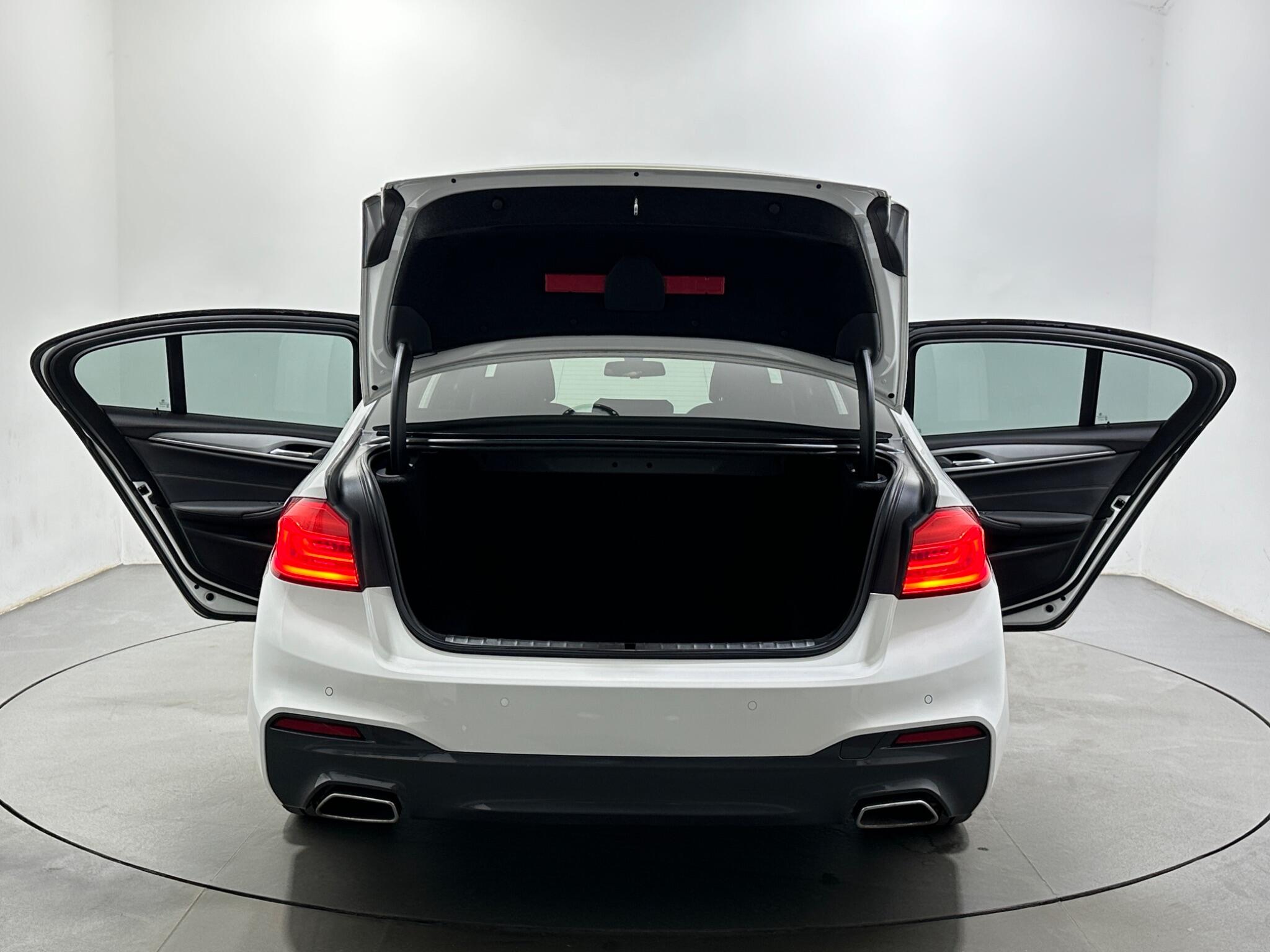 BMW 5 Series view 45