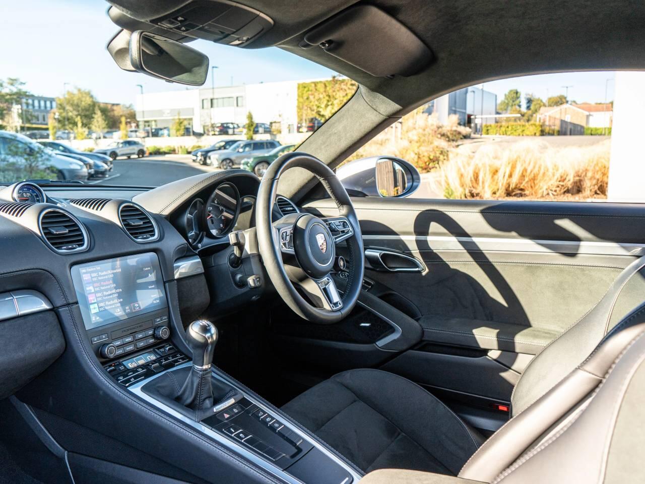 Porsche Cayman view 25