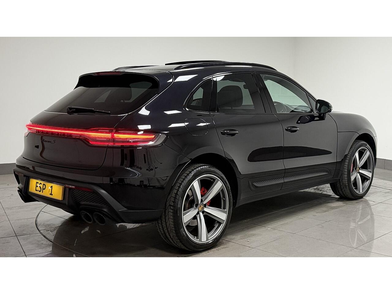 Porsche Macan view 9