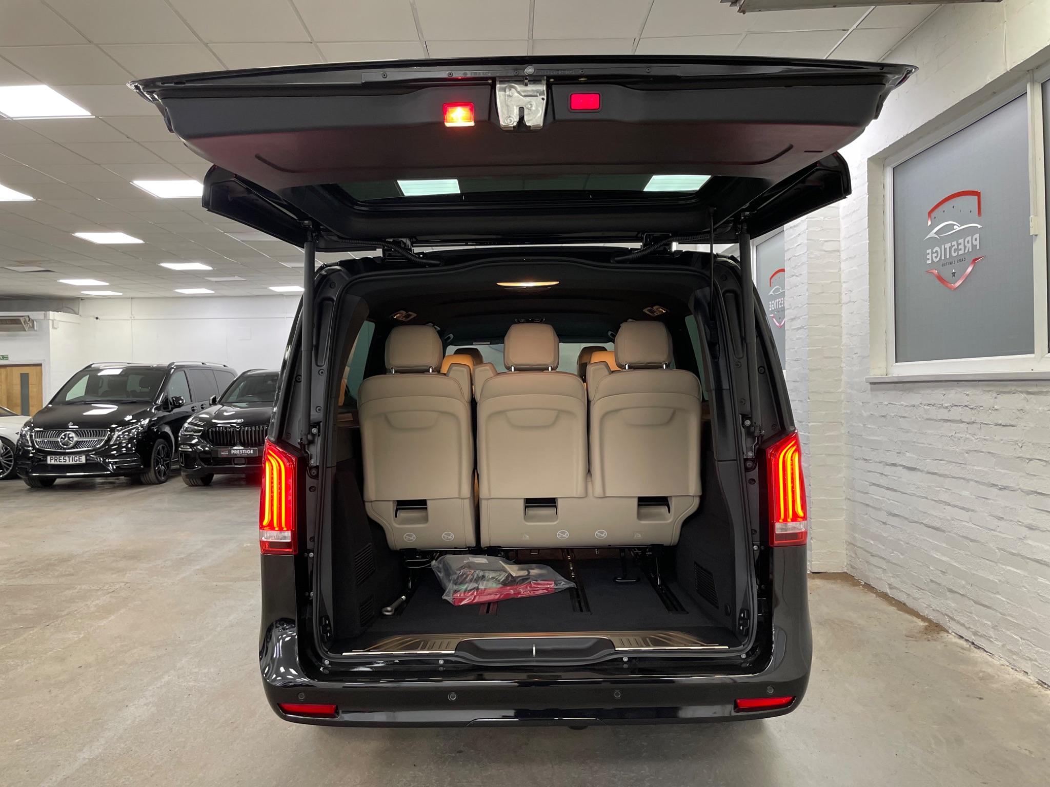 Mercedes-Benz V-Class view 43