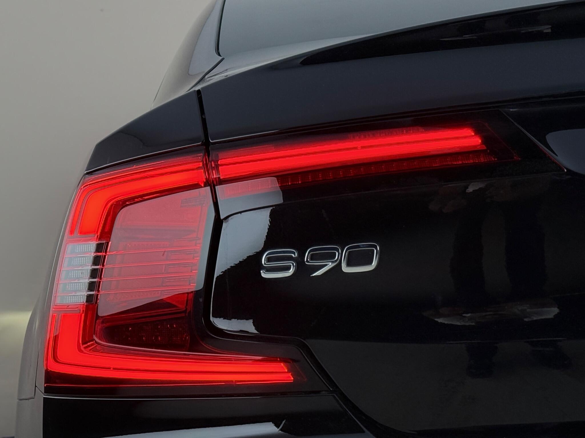 Volvo S90 view 10