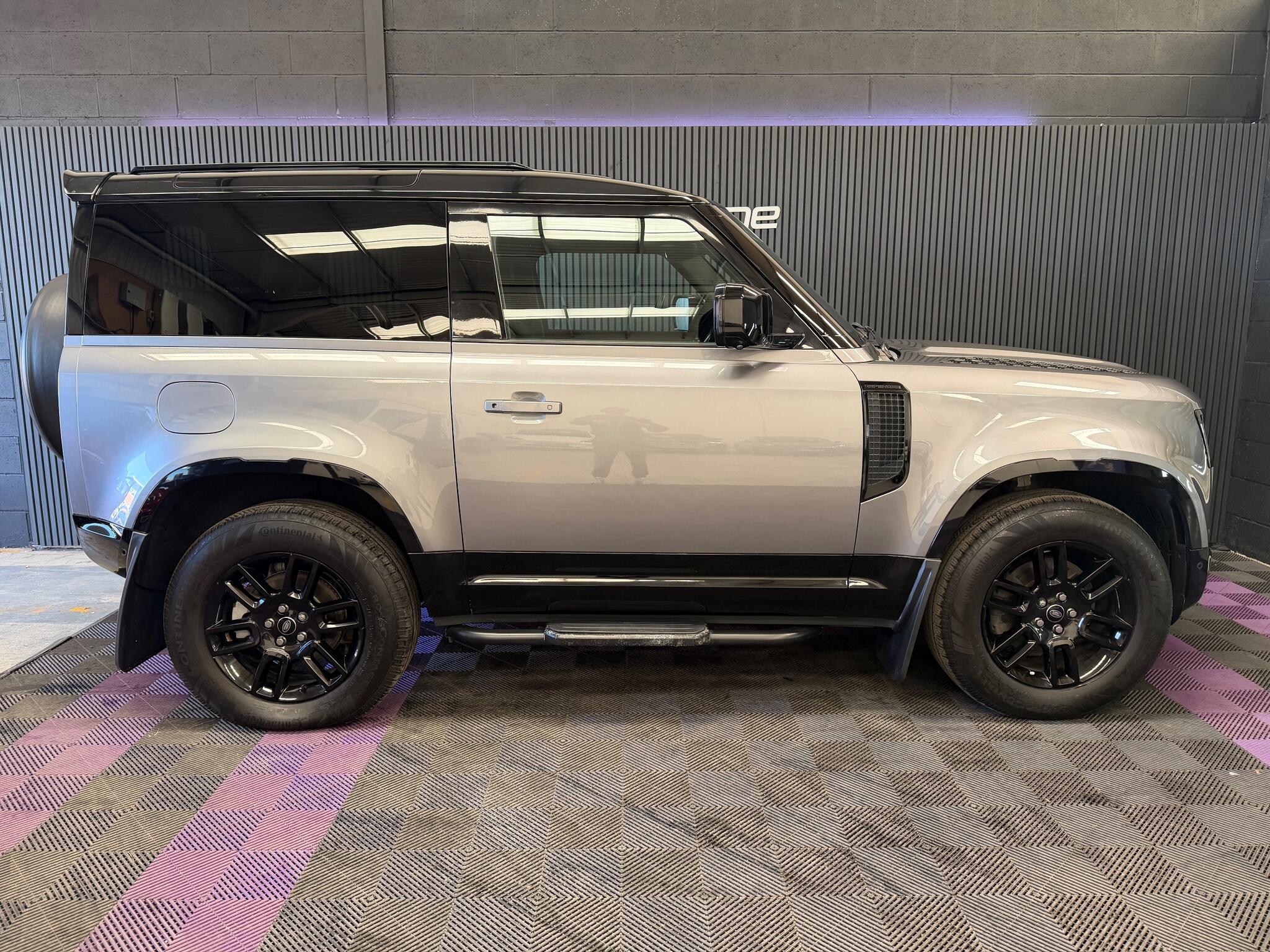 Land Rover Defender view 9