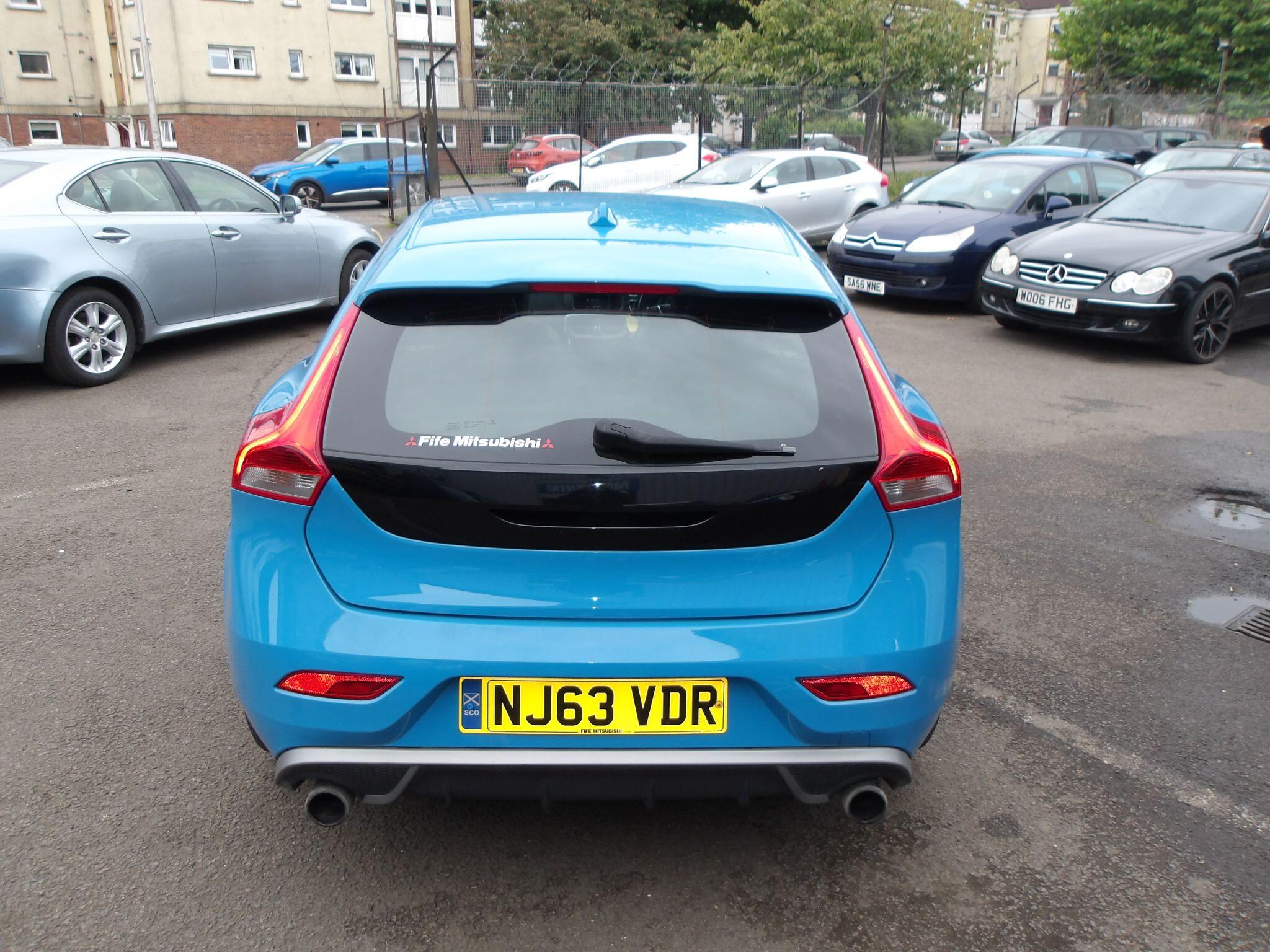 Volvo V40 view 4