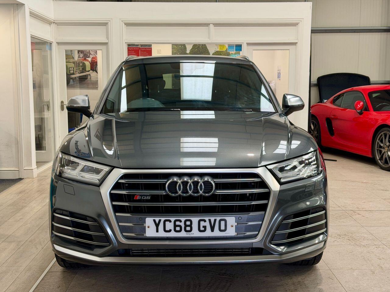 Audi SQ5 view 7