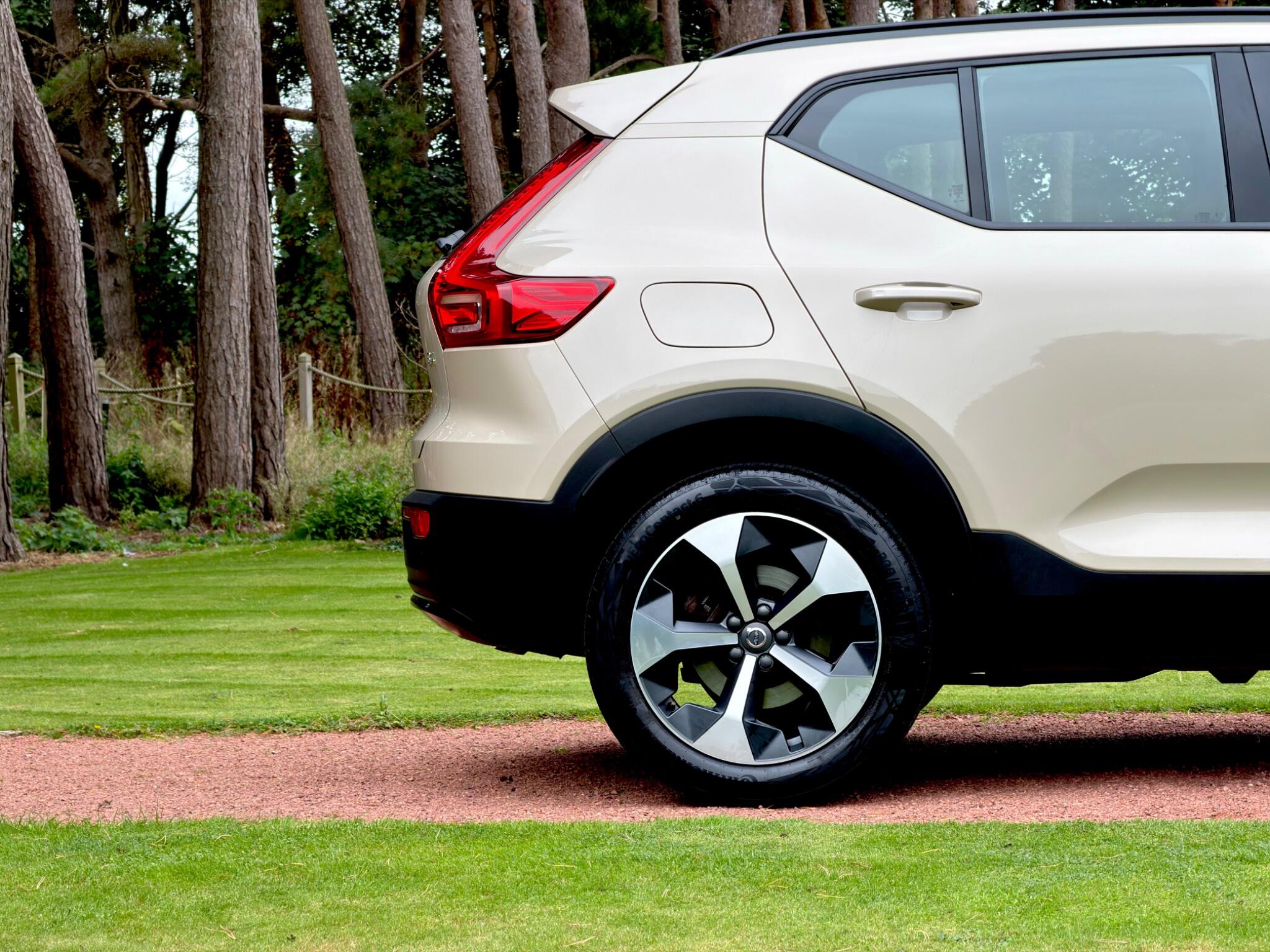 Volvo XC40 view 14