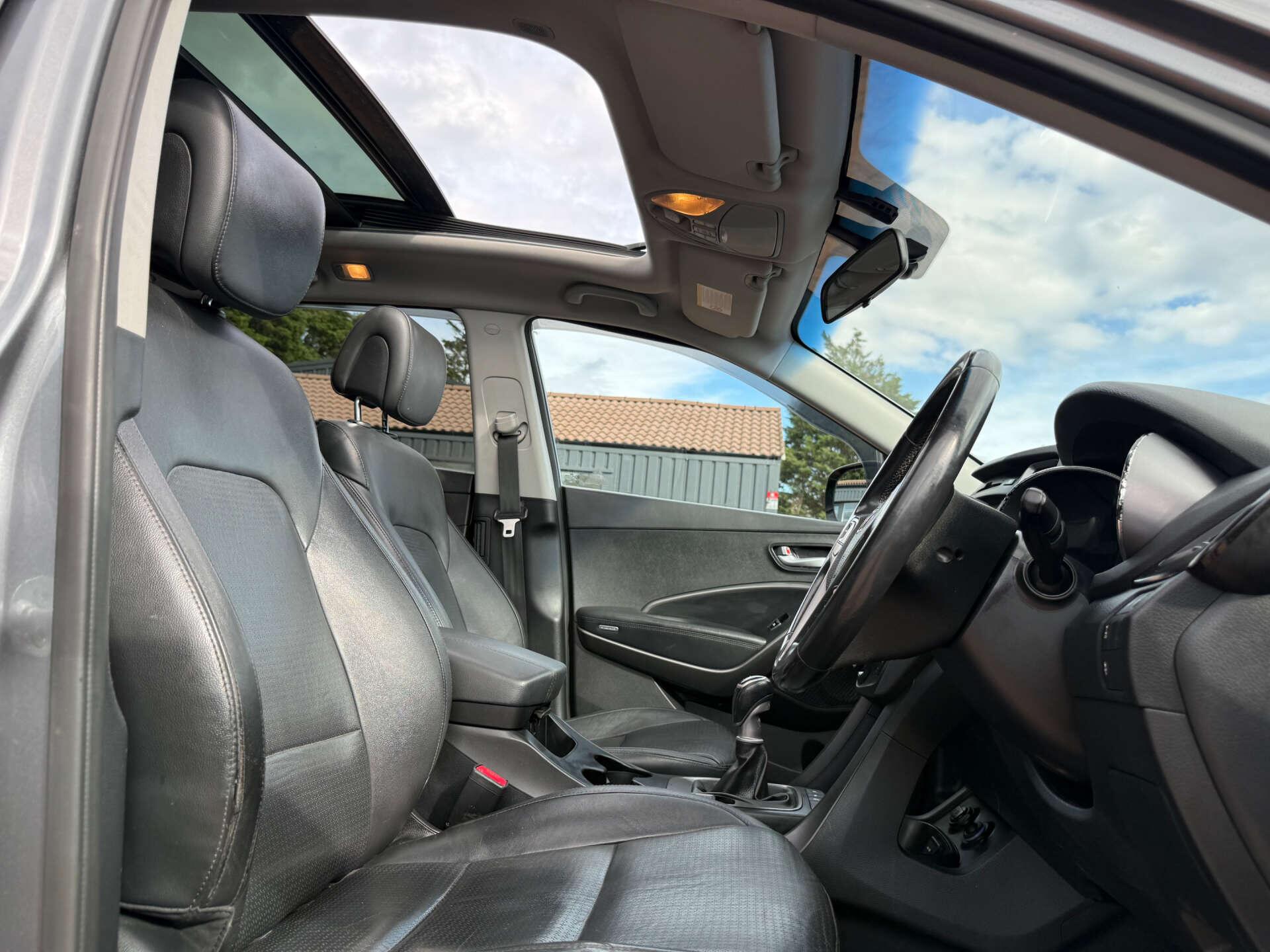 Hyundai Santa FE view 44