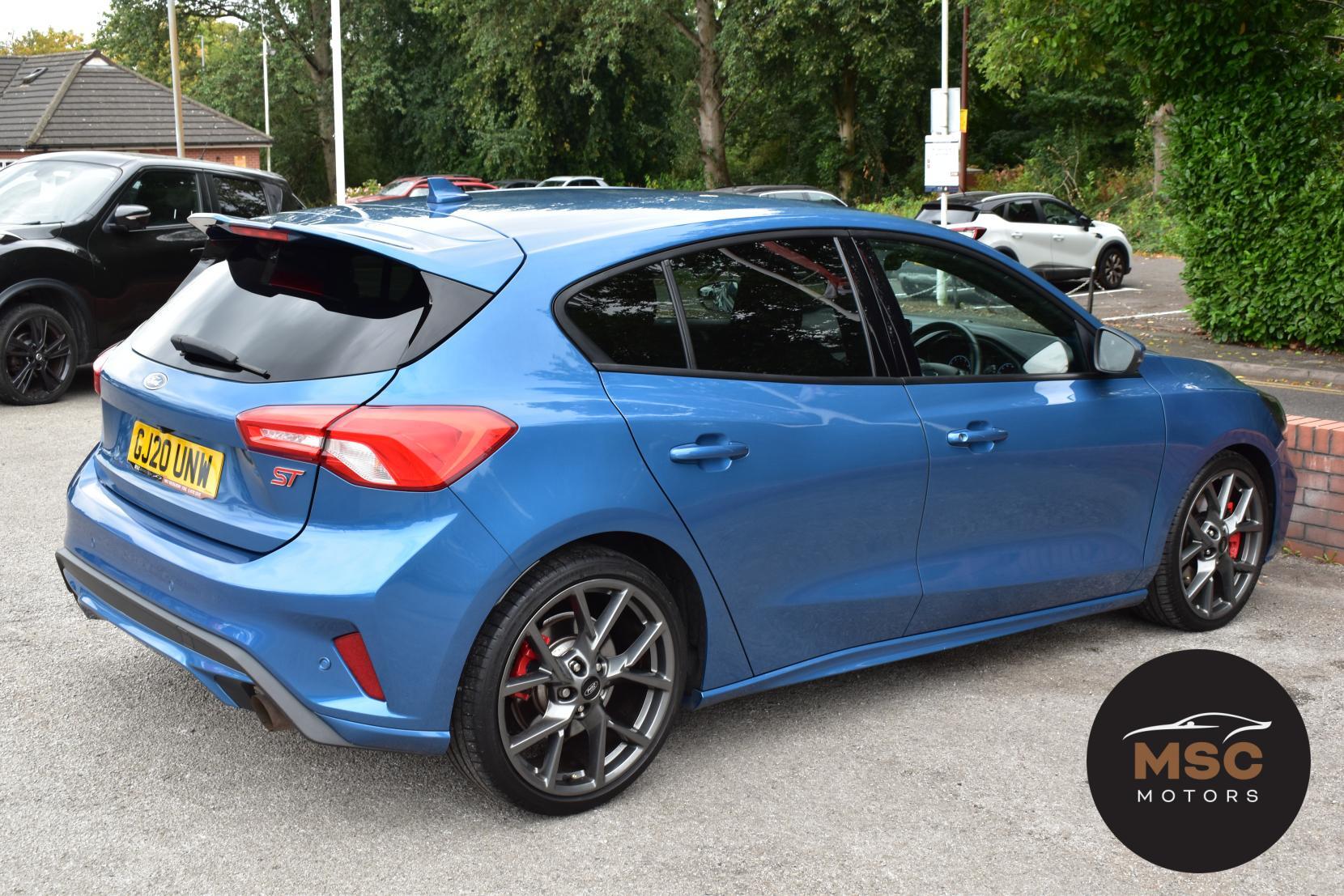 Ford Focus view 17