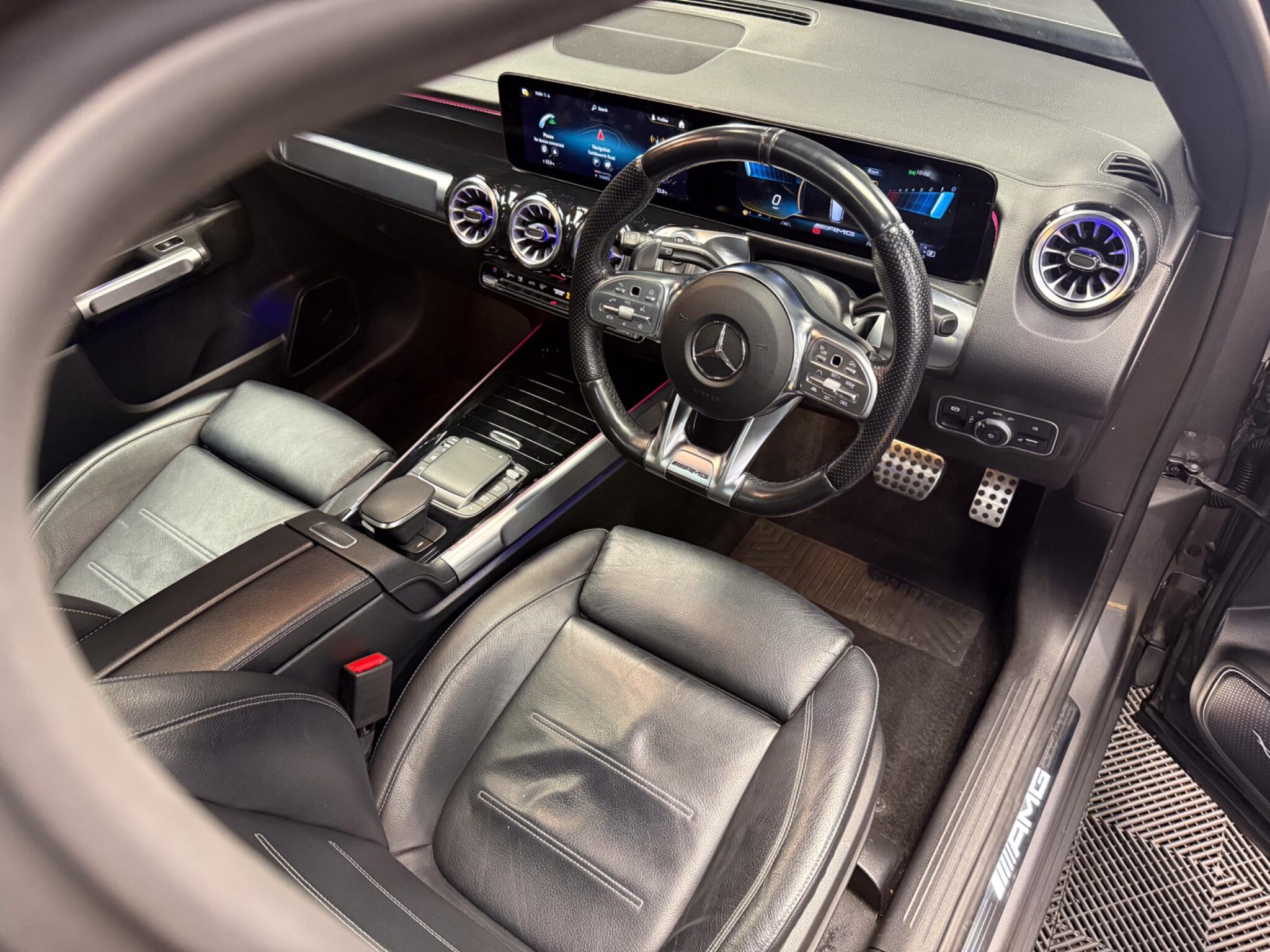 Mercedes-Benz GLB view 19