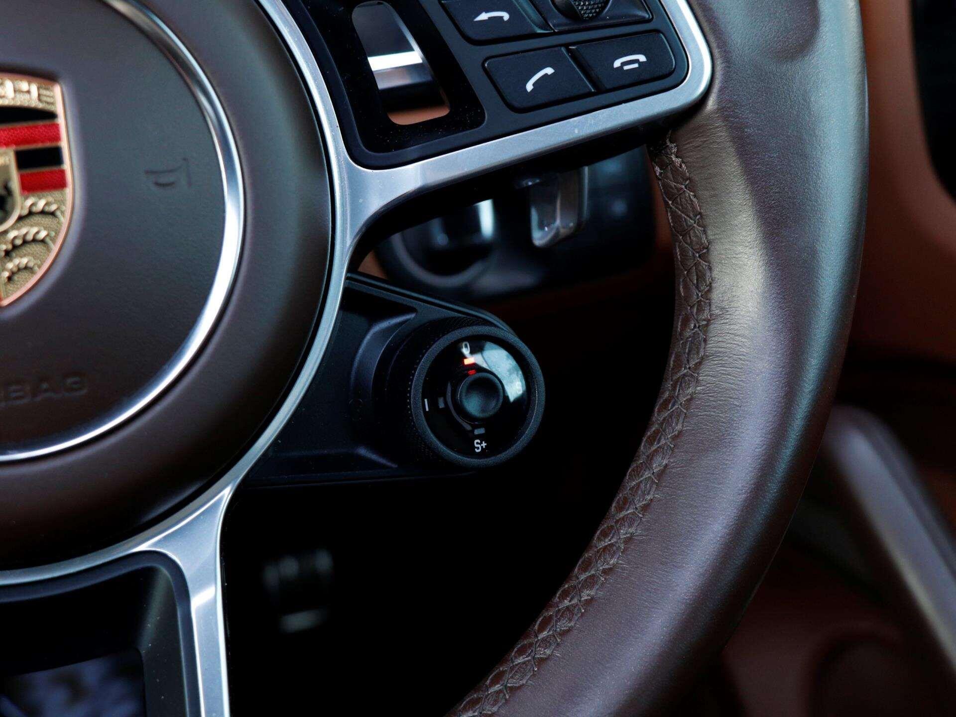 Porsche Cayenne view 21