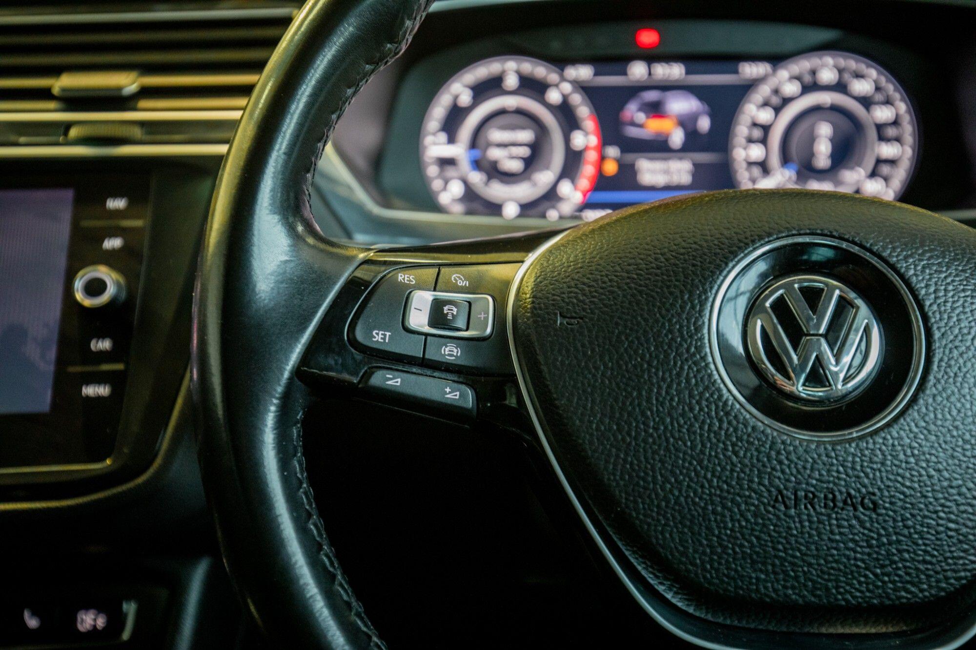 Volkswagen Tiguan view 16