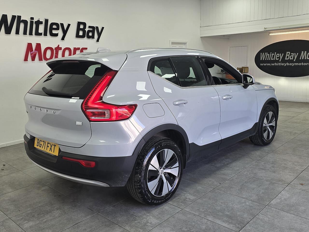 Volvo XC40 view 3