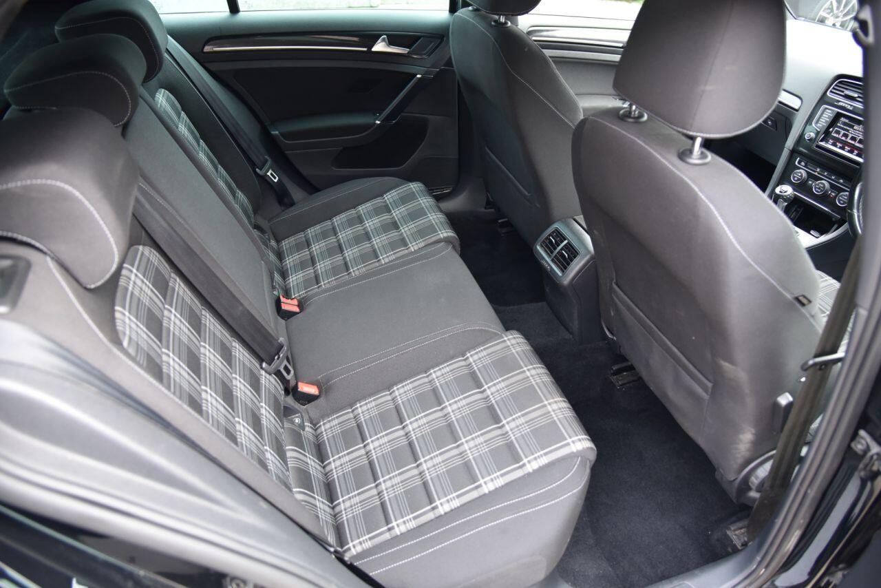 Volkswagen Golf view 20