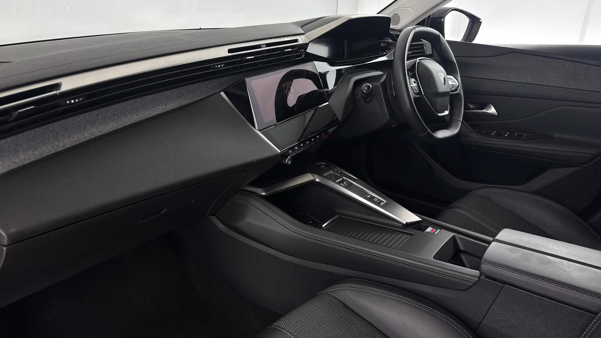 Peugeot 308 view 10
