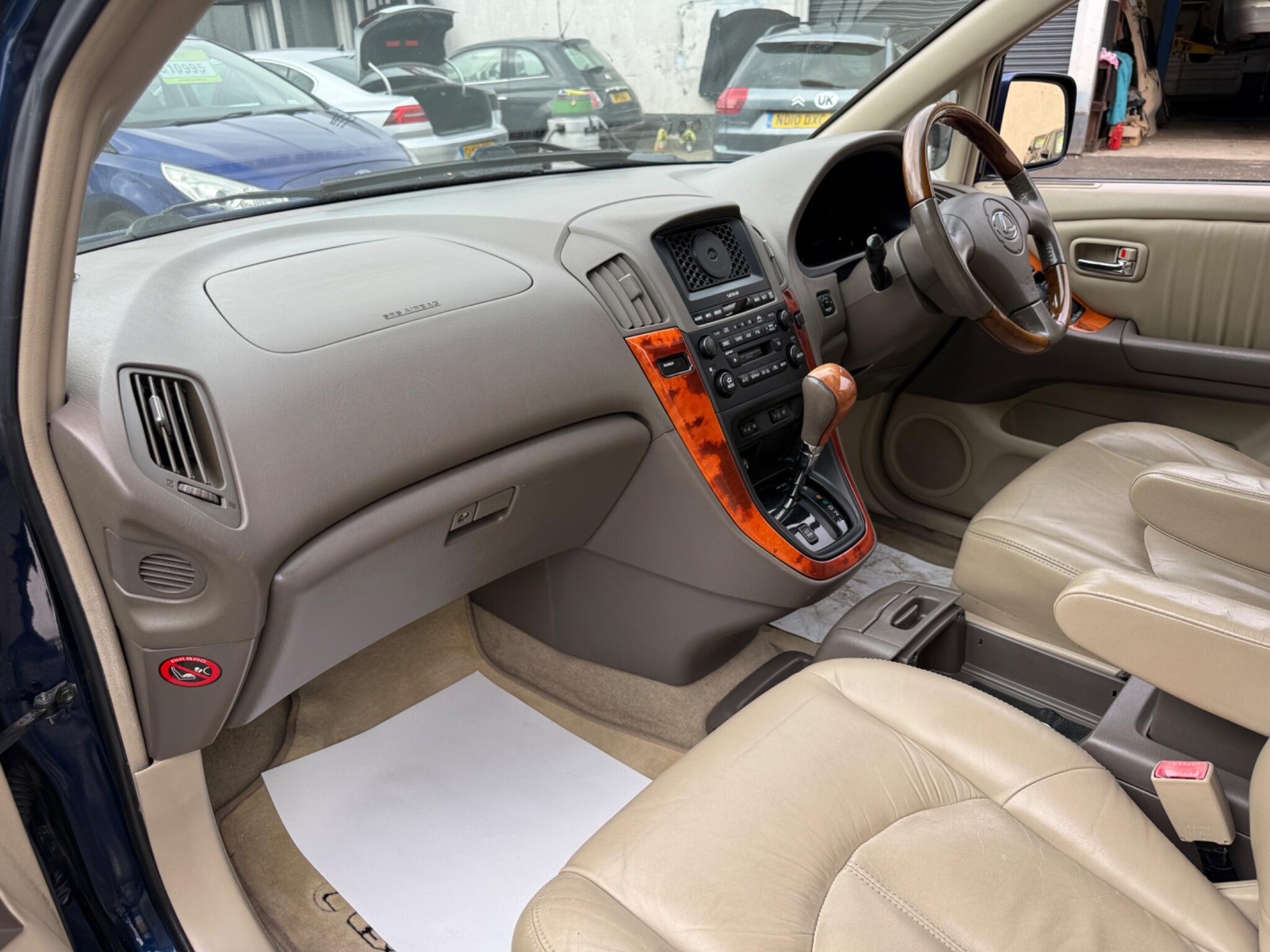 Lexus RX - Image 46